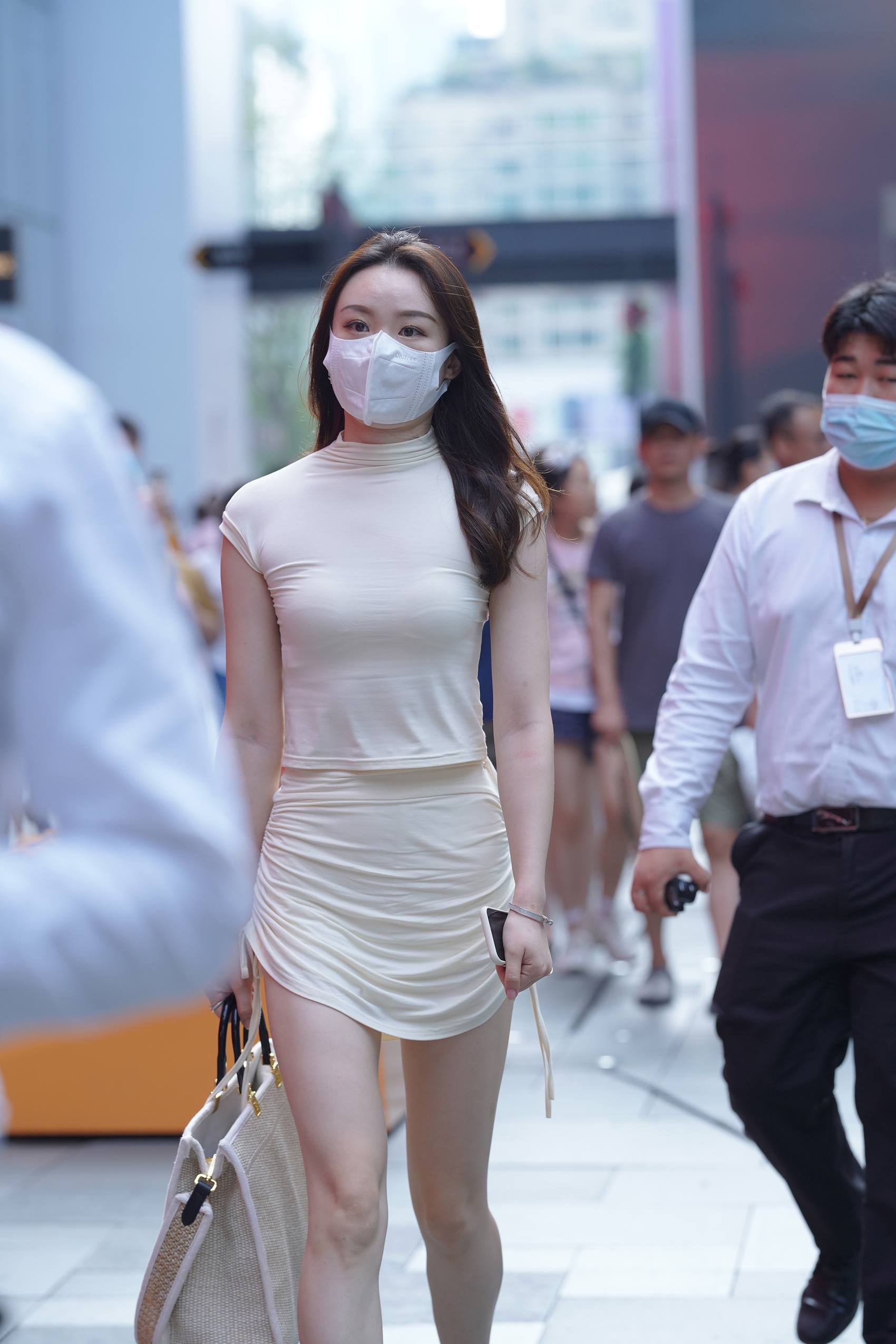 图片[1]-精选精选街拍作品 NO.1923 好白嫩啊丰臀美女[80P]-草丛看图