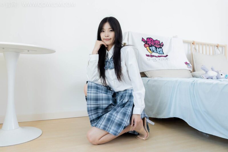 精选勿恋传媒 NO.2415 茯苓-高跟凉鞋、短肉丝、黑丝、船袜[125P]-草丛看图