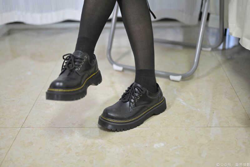 精选凝思摄影 NO.003 小睿-连衣裙、小腿袜、小皮鞋[137P]-草丛看图