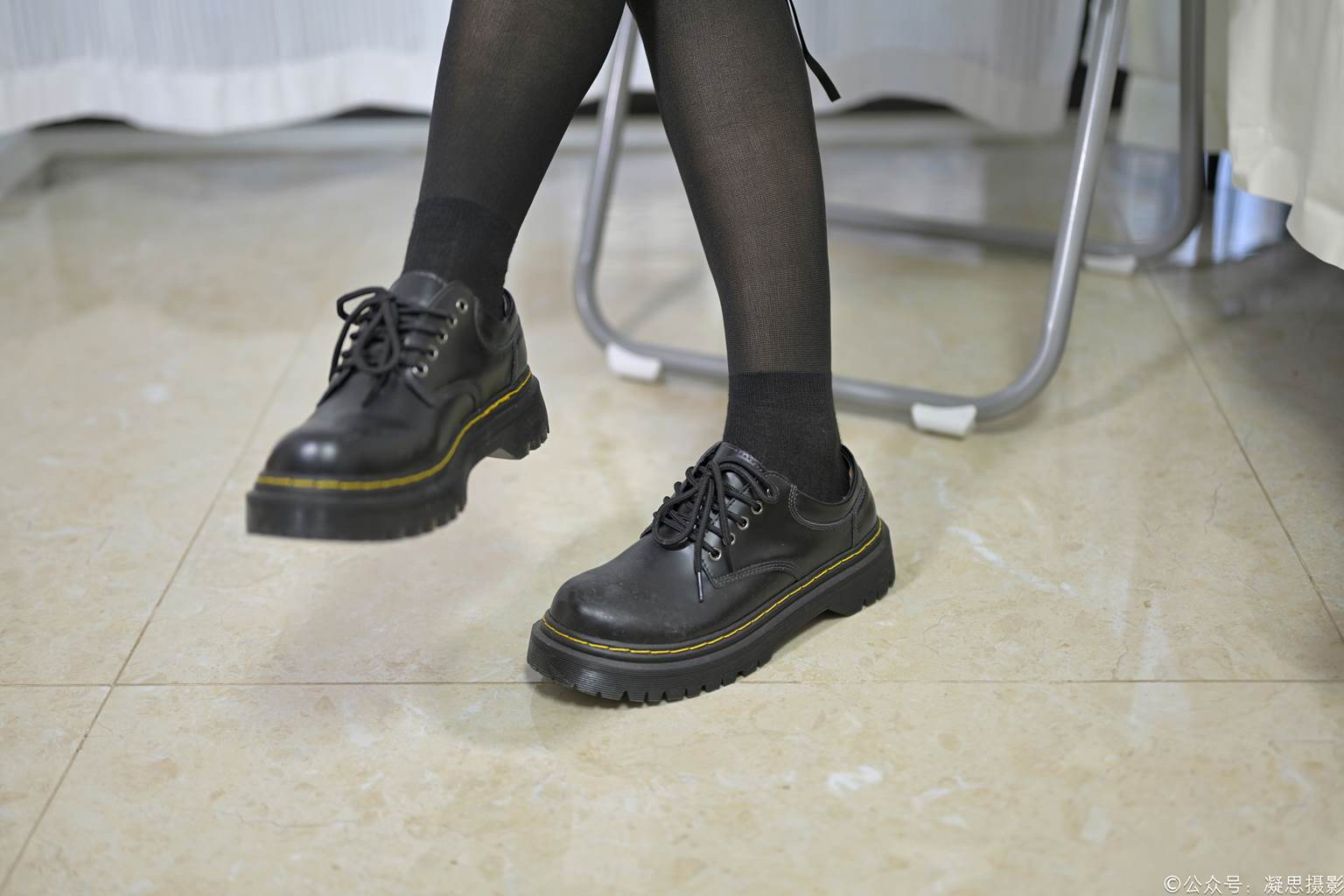 图片[1]-精选凝思摄影 NO.003 小睿-连衣裙、小腿袜、小皮鞋[137P]-草丛看图