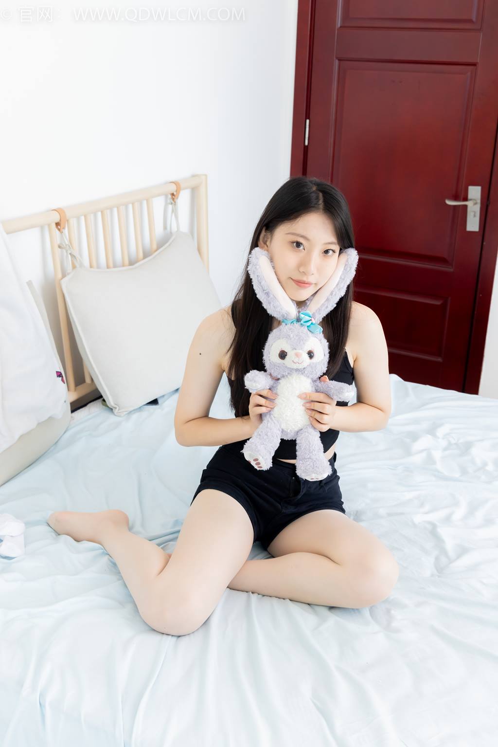 图片[1]-精选勿恋传媒 NO.2433 奶糖-帆布鞋、白棉袜、肉丝[115P]-草丛看图