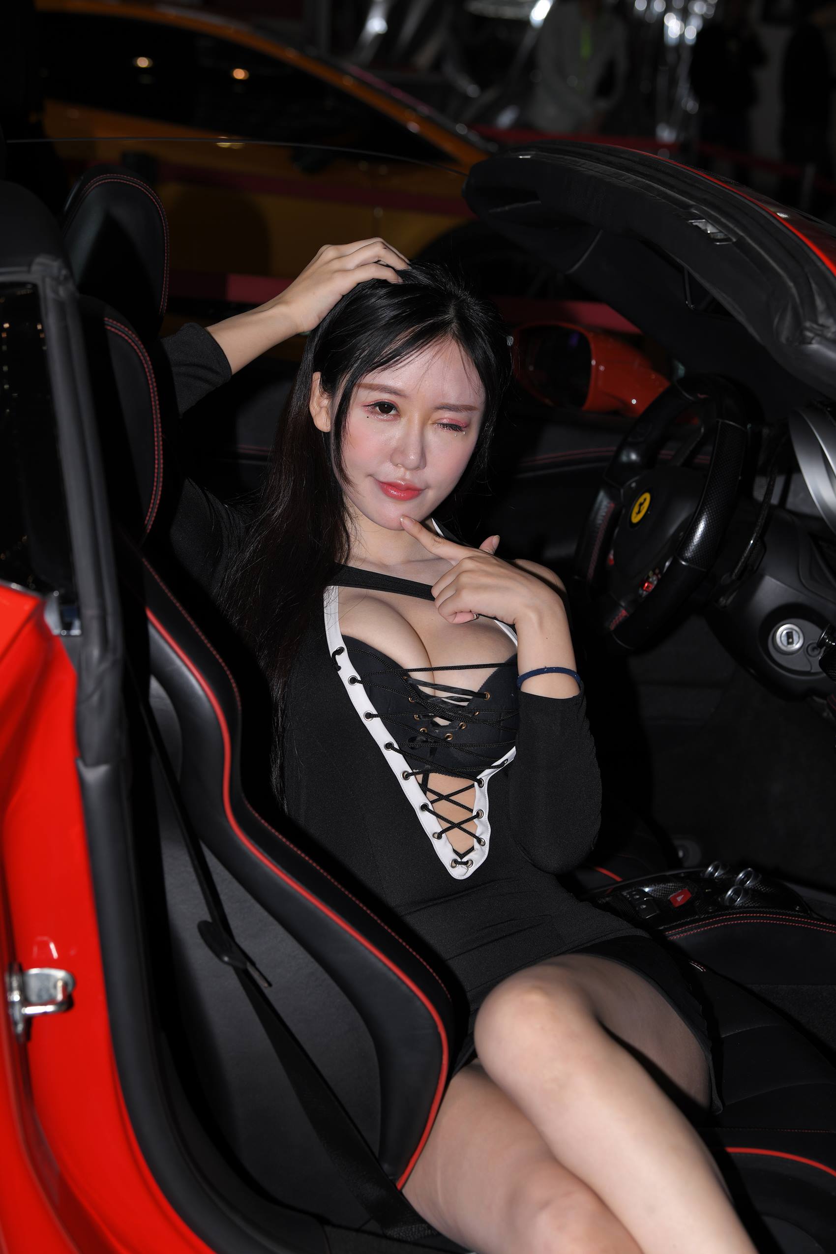 图片[7]-精选精选街拍作品 NO.1874 深V黑色包臀裙美女[56P]-草丛看图