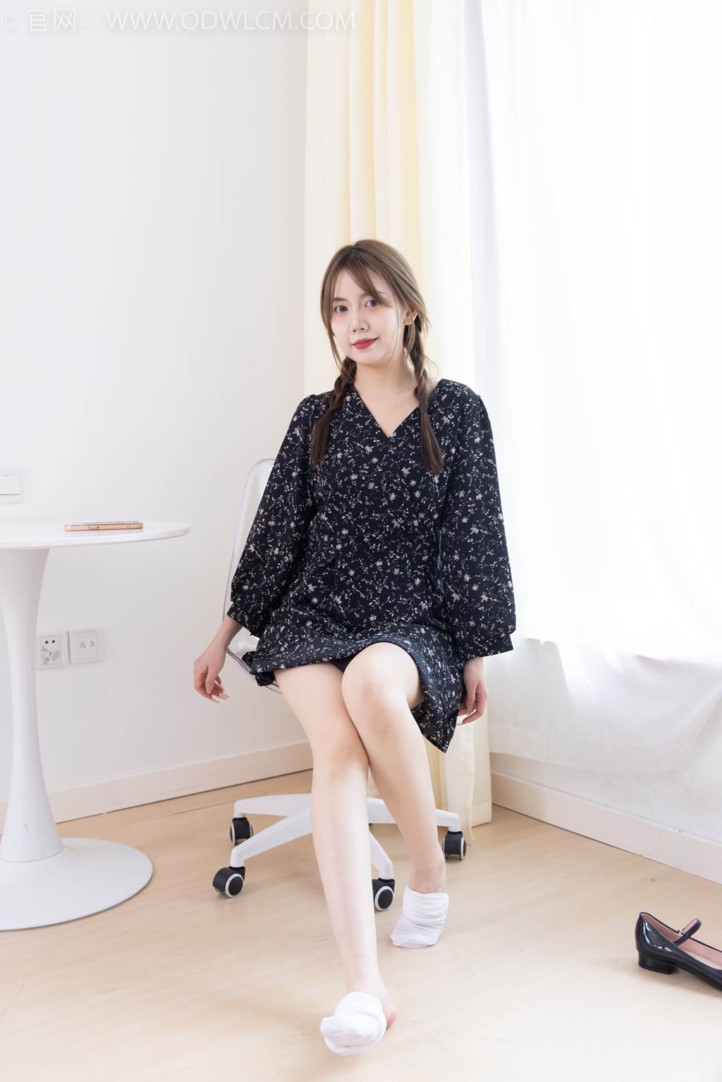 图片[5]-精选勿恋传媒 NO.2435 小曦-长靴、高跟鞋、过膝袜[135P]-草丛看图