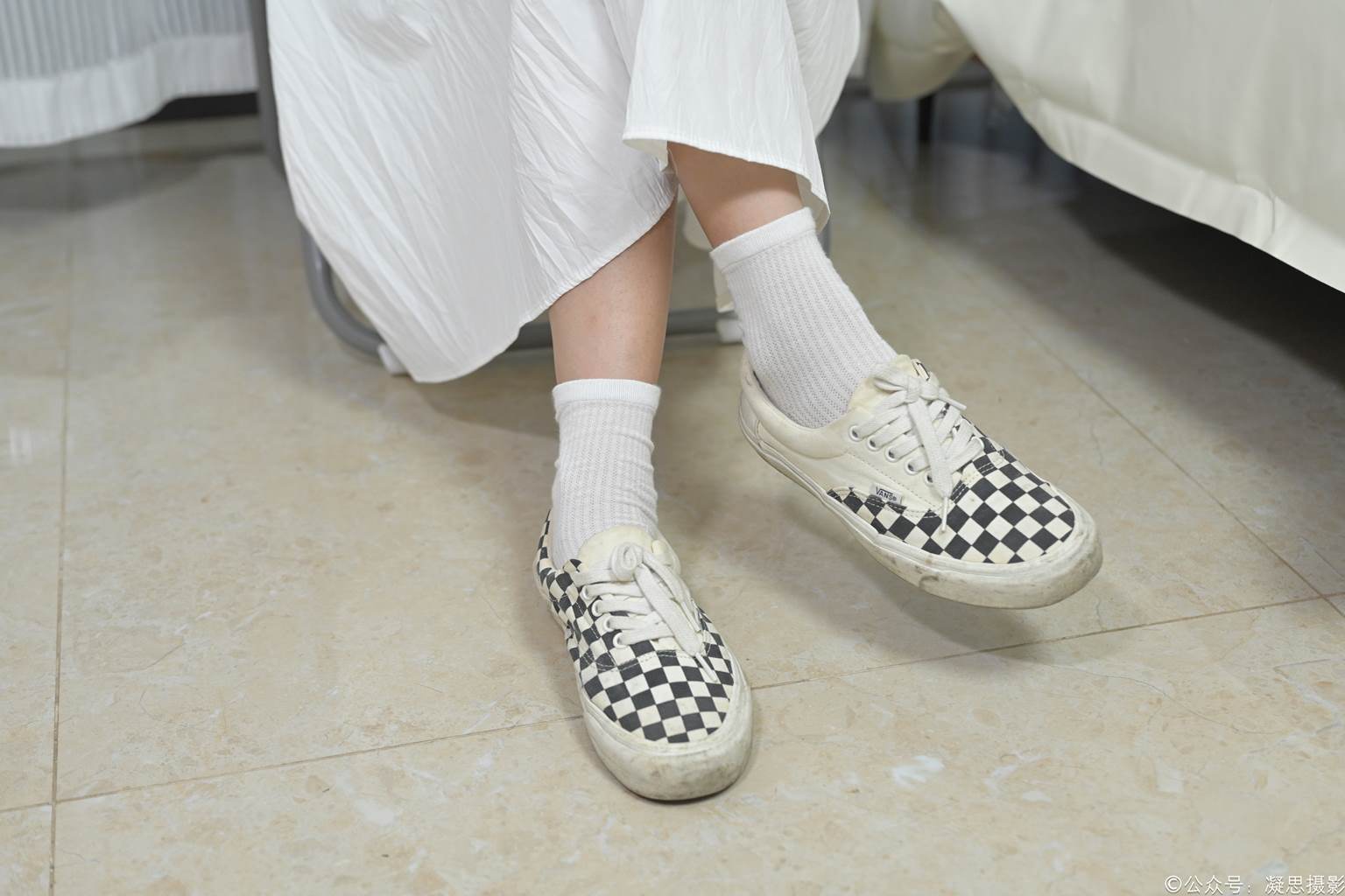 图片[1]-精选凝思摄影 NO.007 小睿-长裙、短白袜、平底鞋[133P]-草丛看图
