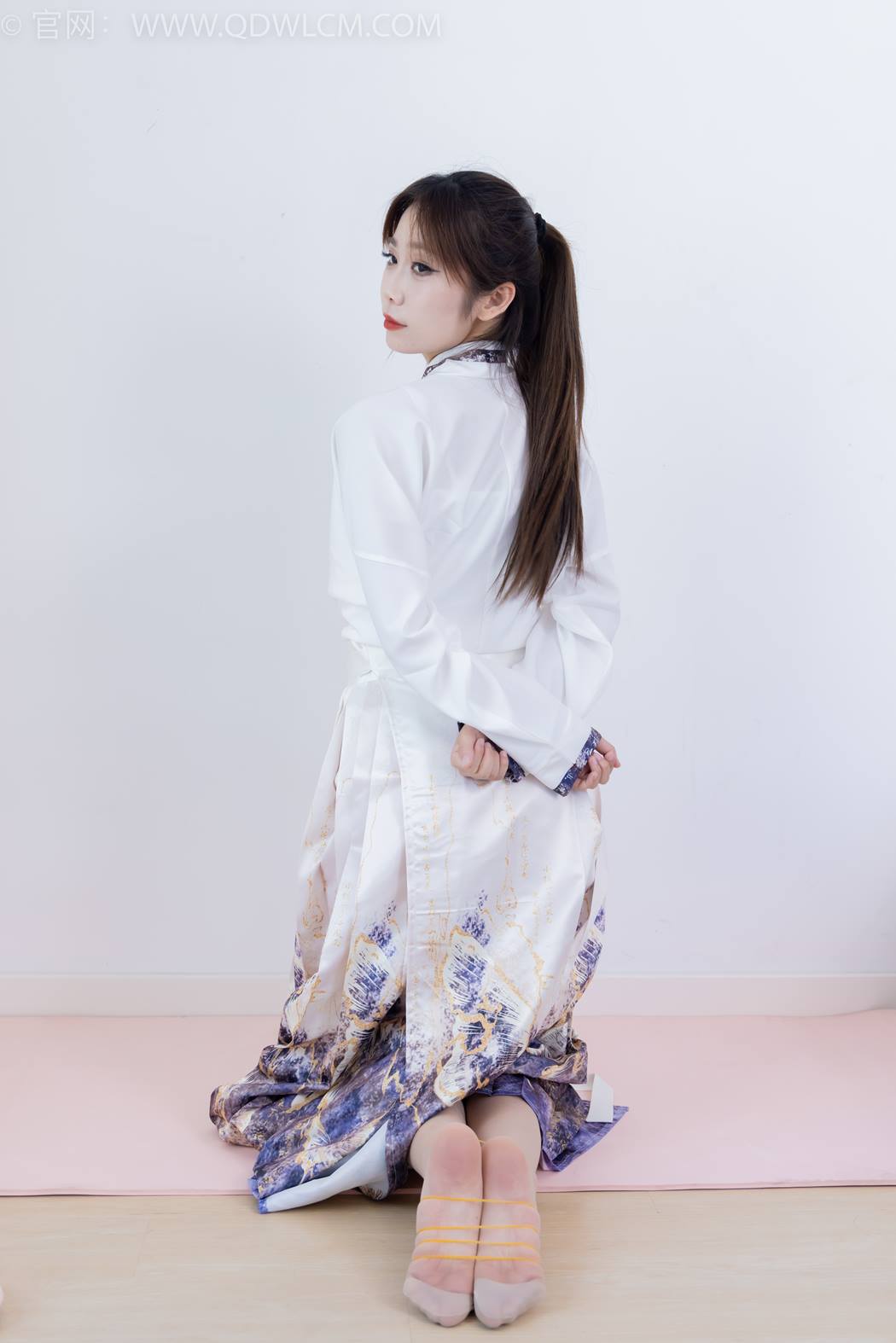 图片[2]-精选勿恋传媒 NO.2410 泡泡-汉服、平底鞋、白棉袜、白船袜、薄肉丝[170P]-草丛看图