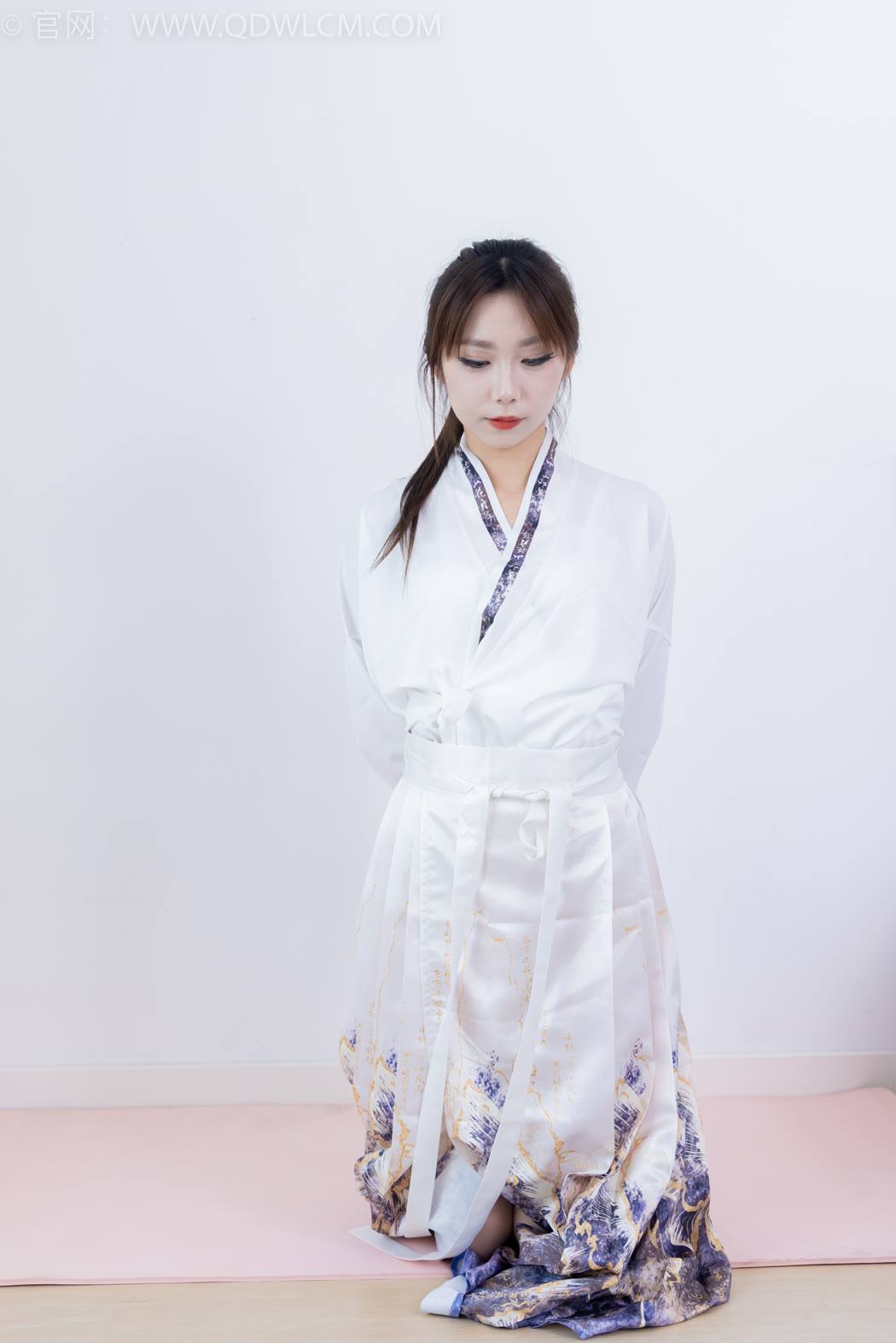 图片[6]-精选勿恋传媒 NO.2410 泡泡-汉服、平底鞋、白棉袜、白船袜、薄肉丝[170P]-草丛看图