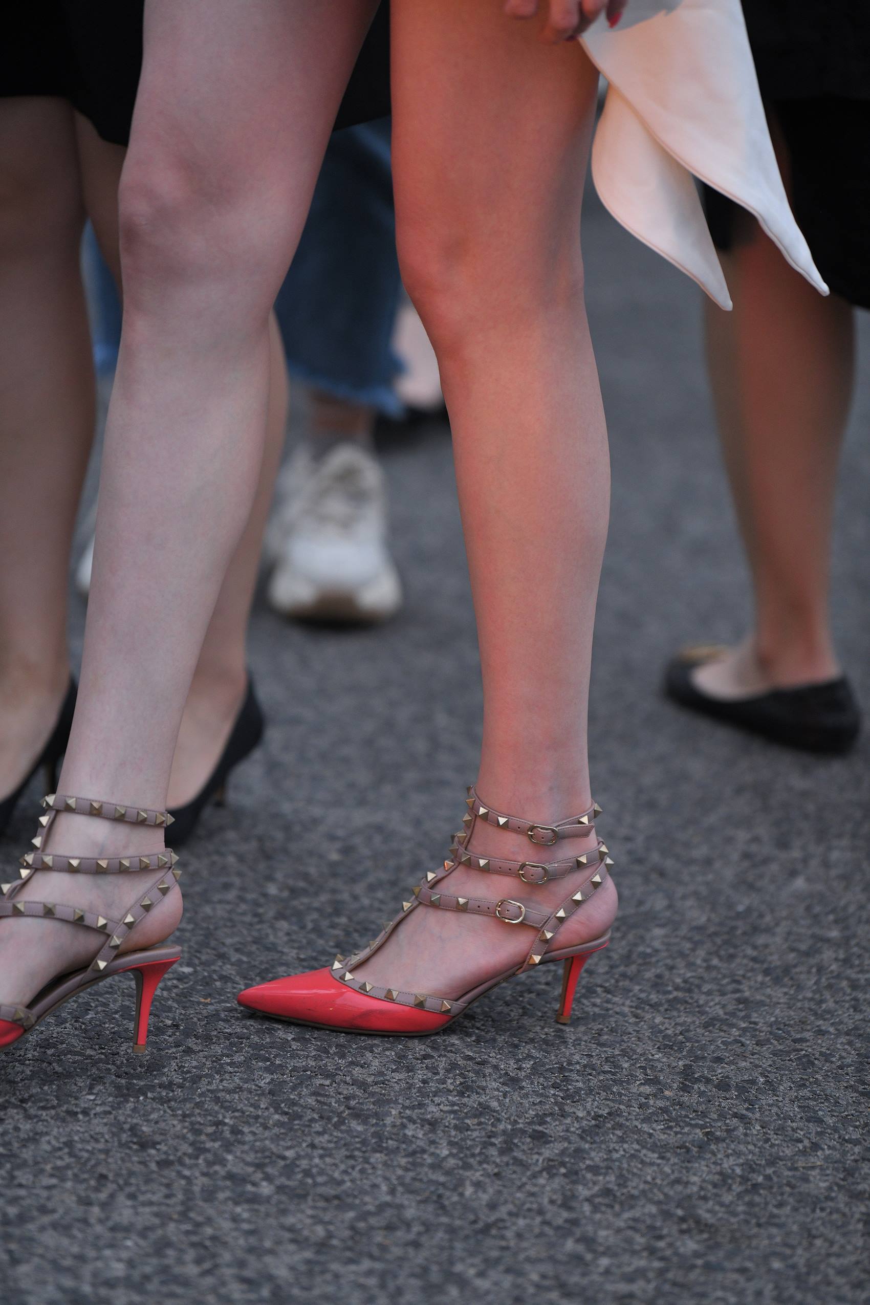 图片[5]-精选精选街拍作品 NO.1941 皮裙柳钉鞋[84P]-草丛看图