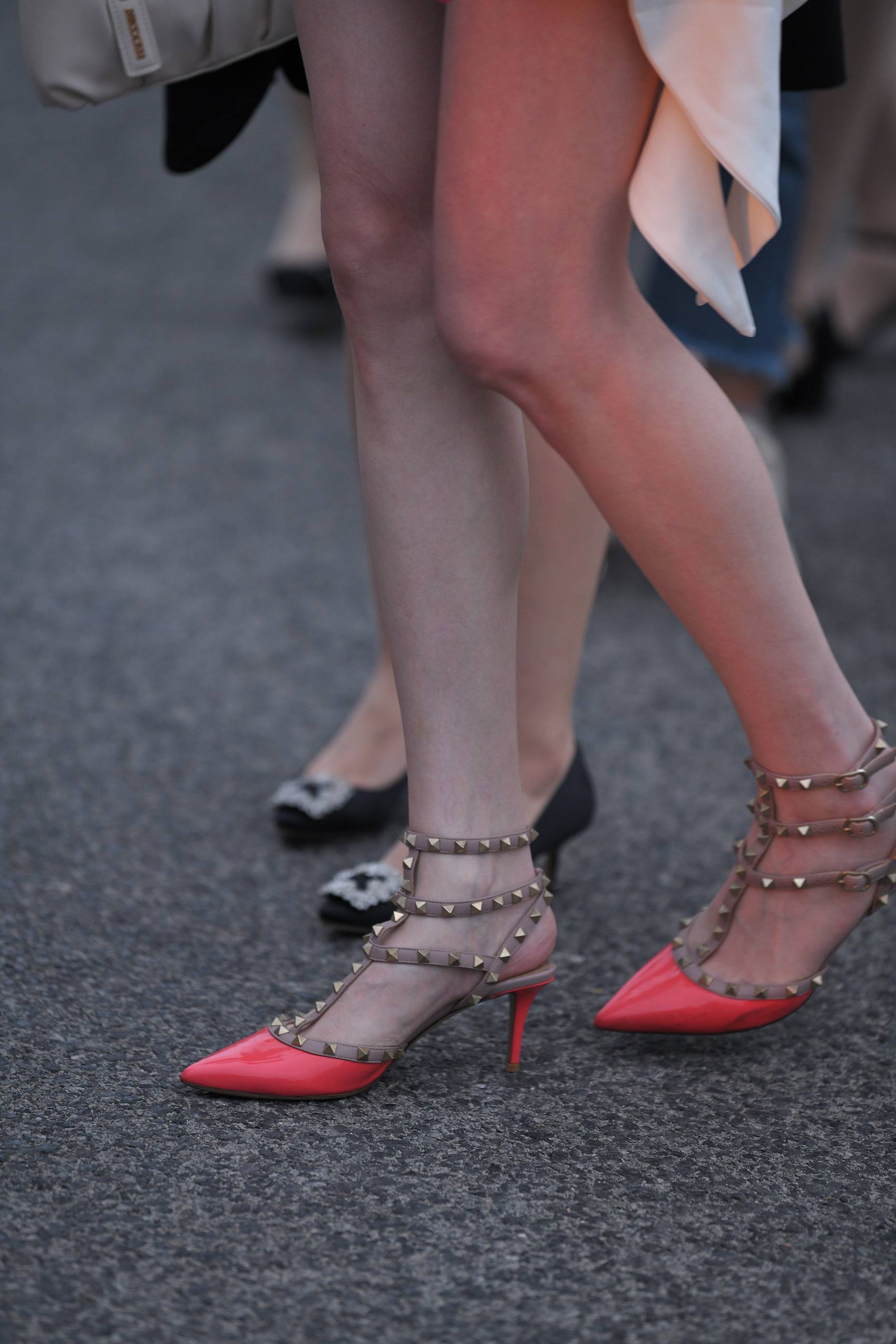 图片[6]-精选精选街拍作品 NO.1941 皮裙柳钉鞋[84P]-草丛看图