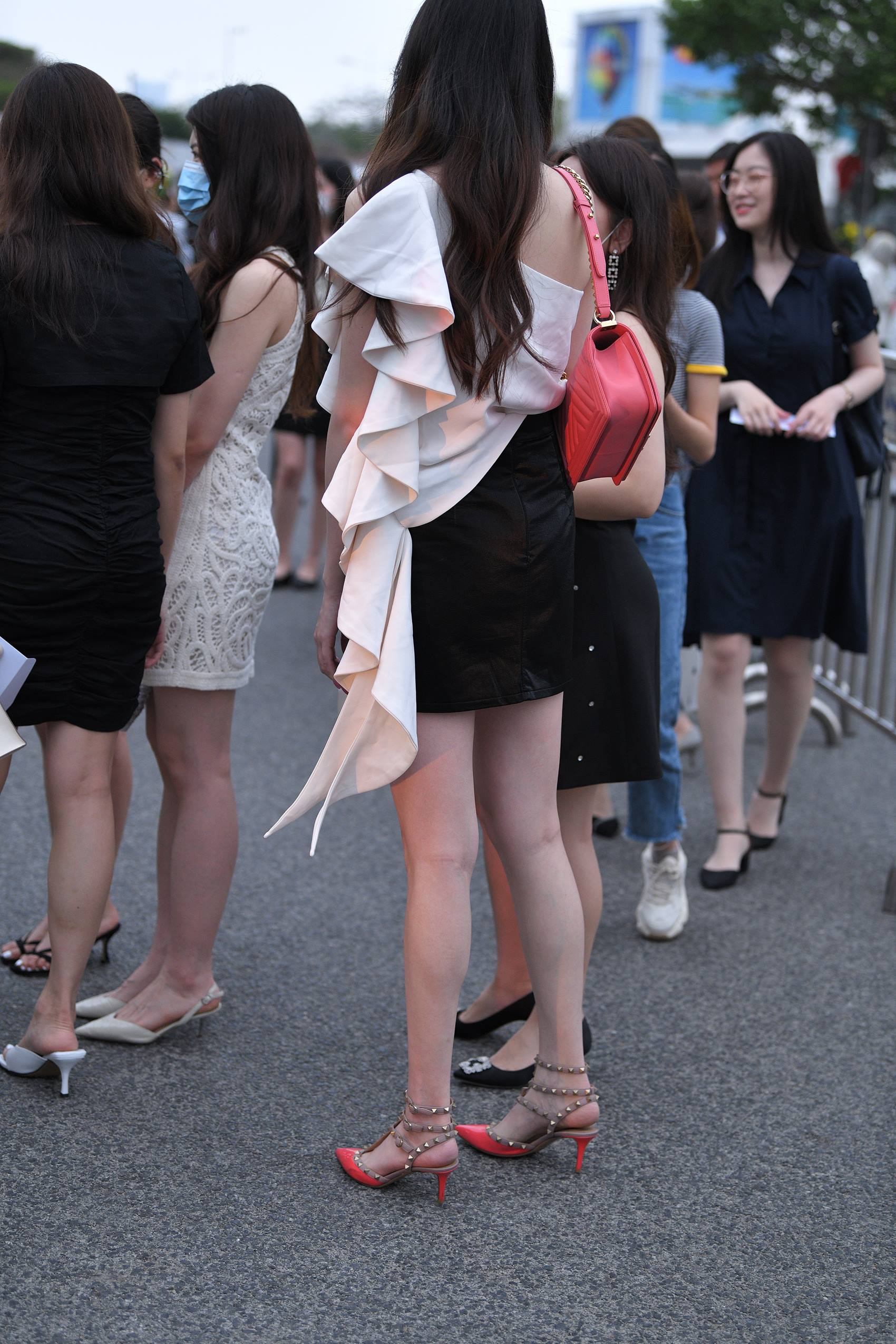 图片[8]-精选精选街拍作品 NO.1941 皮裙柳钉鞋[84P]-草丛看图