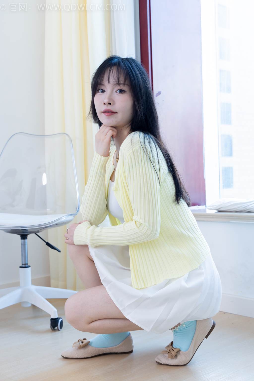 图片[5]-精选勿恋传媒 NO.2457 小酒-平底鞋、浅蓝色短棉袜[123P]-草丛看图