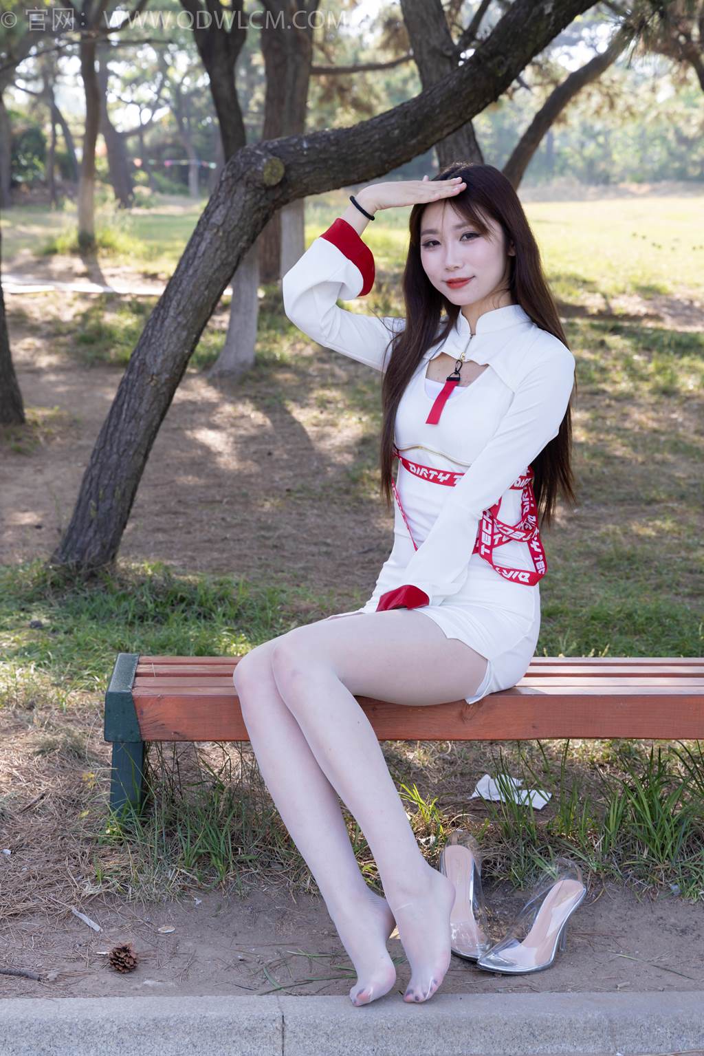 图片[2]-精选勿恋传媒 NO.2471 泡泡-高跟鞋、油亮薄白丝[92P]-草丛看图