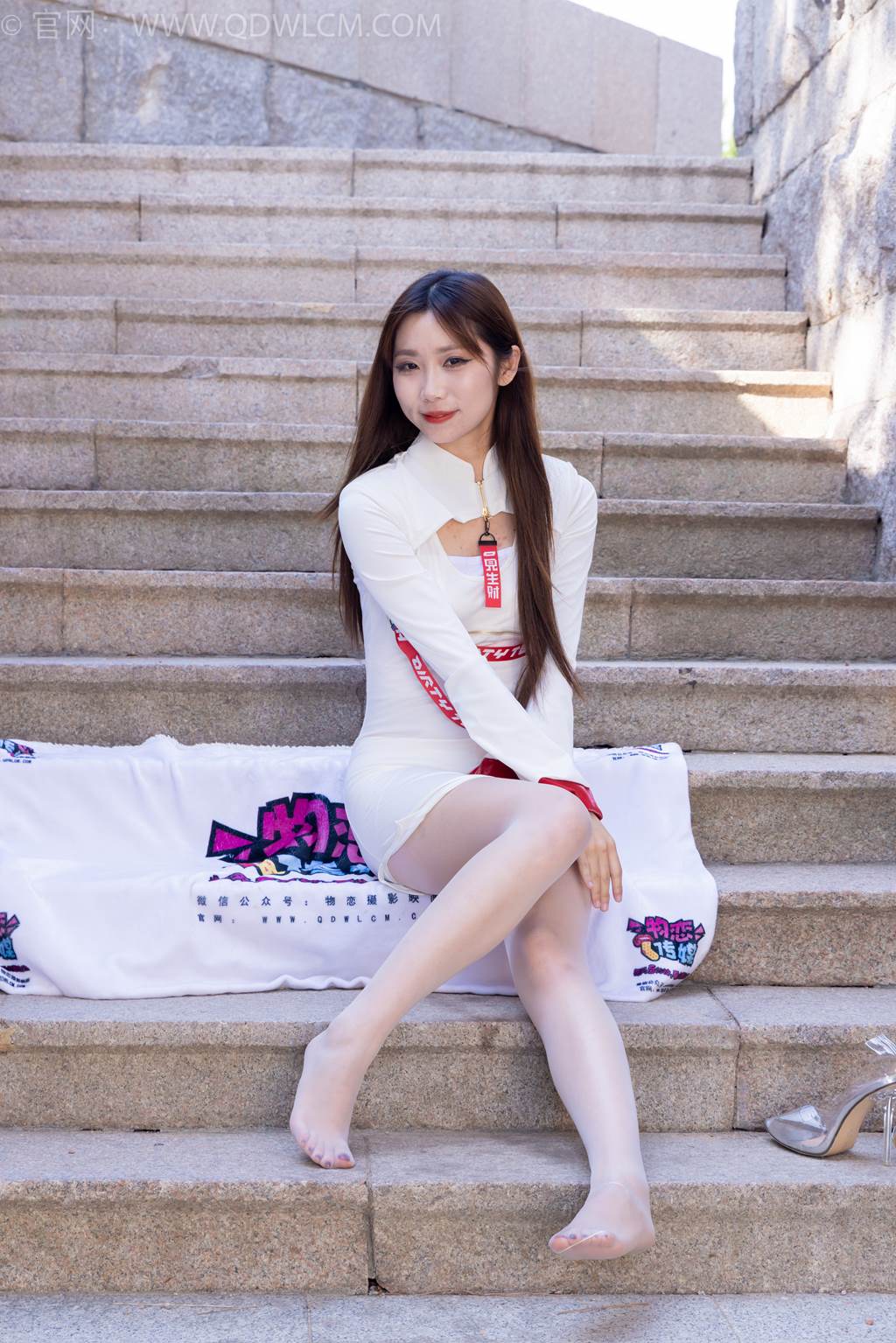 图片[6]-精选勿恋传媒 NO.2471 泡泡-高跟鞋、油亮薄白丝[92P]-草丛看图