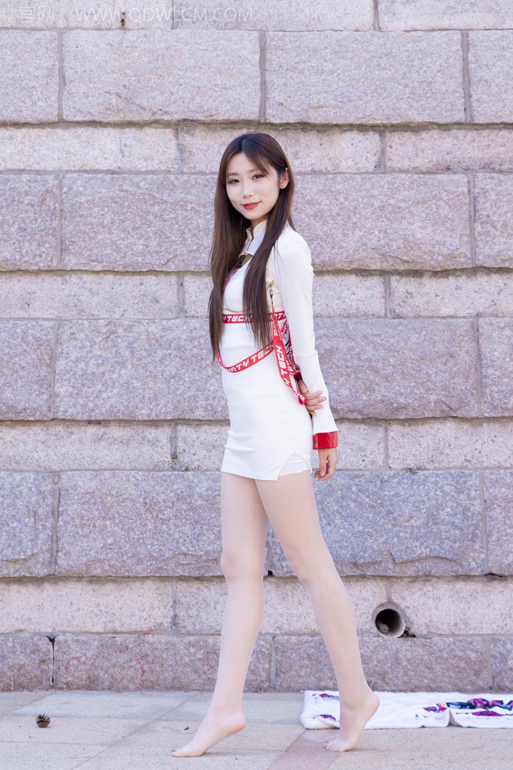 图片[8]-精选勿恋传媒 NO.2471 泡泡-高跟鞋、油亮薄白丝[92P]-草丛看图