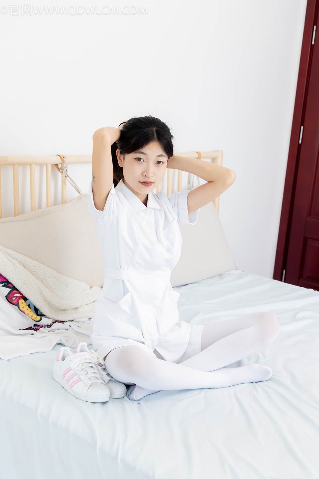 图片[5]-精选勿恋传媒 NO.2450 小夏-板鞋、厚白丝[125P]-草丛看图