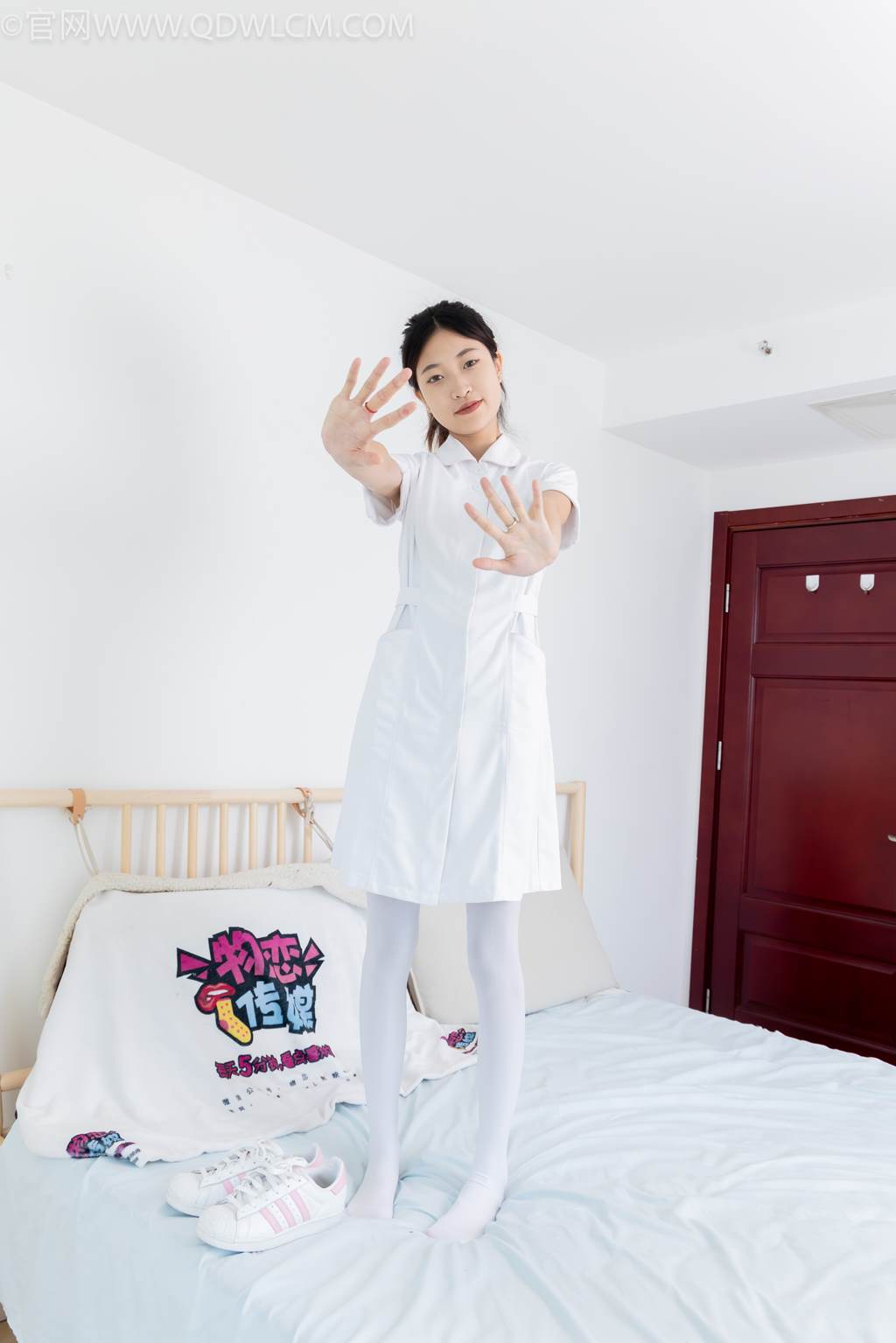 图片[7]-精选勿恋传媒 NO.2450 小夏-板鞋、厚白丝[125P]-草丛看图