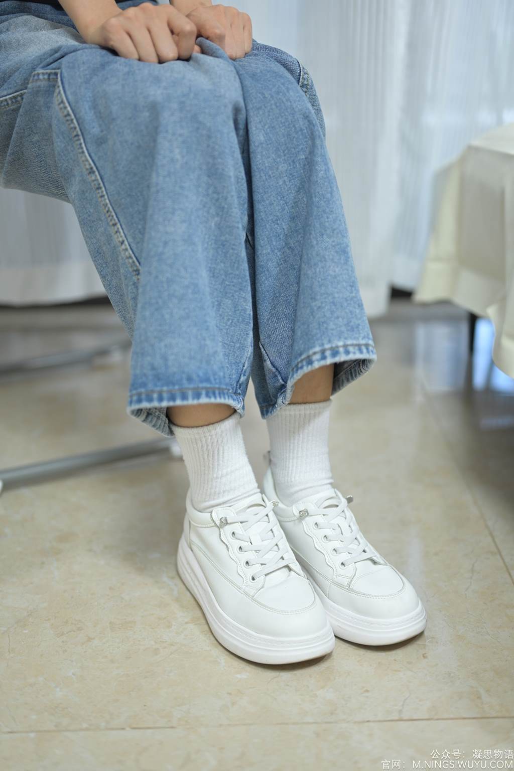 图片[2]-精选凝思摄影 NO.002 木木-T恤、短白袜、平底鞋[140P]-草丛看图