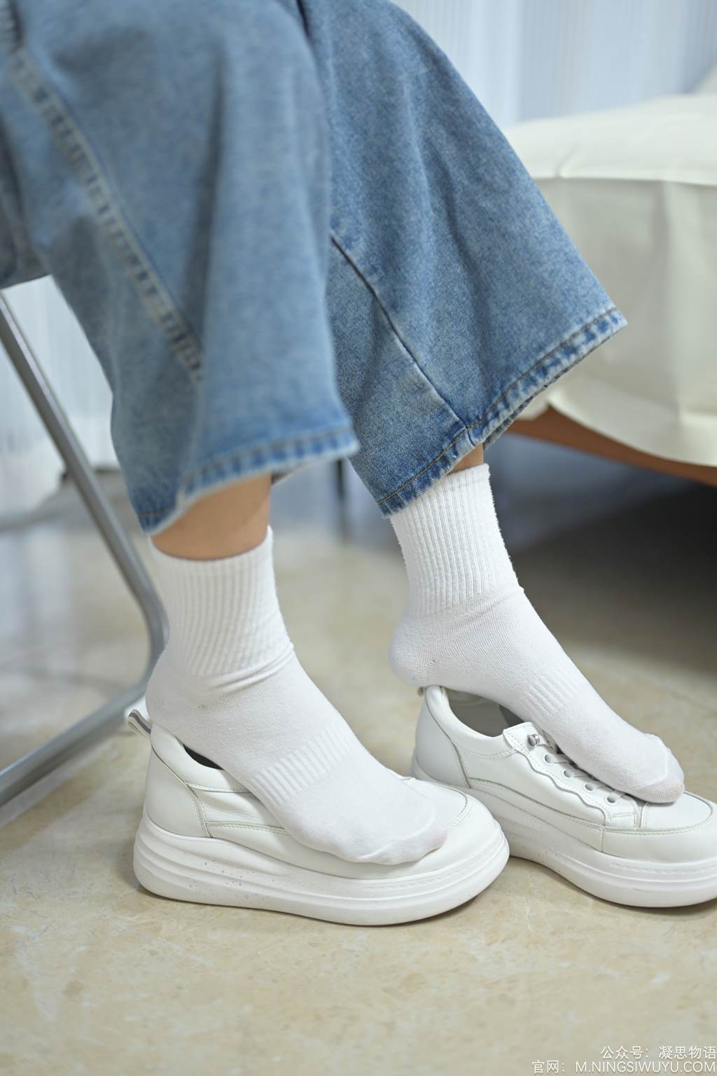 图片[8]-精选凝思摄影 NO.002 木木-T恤、短白袜、平底鞋[140P]-草丛看图