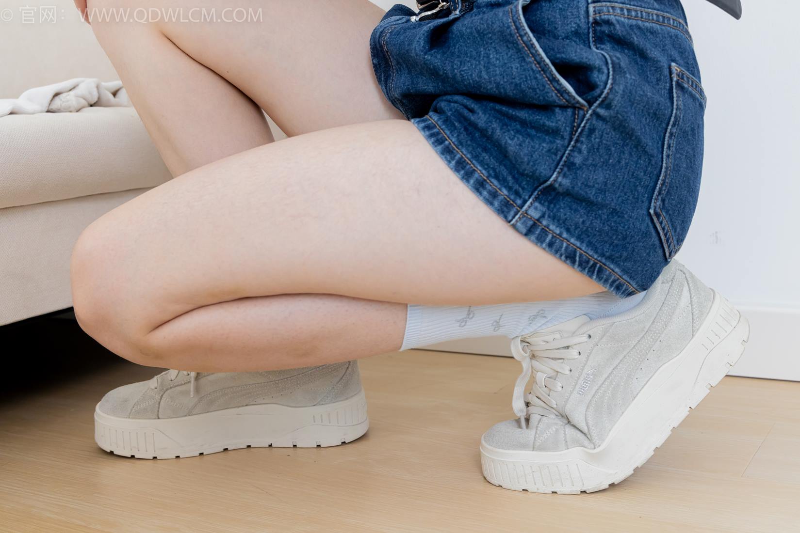 图片[6]-精选勿恋传媒 NO.2404 橙子-帆布鞋、白棉袜、裸足[155P]-草丛看图