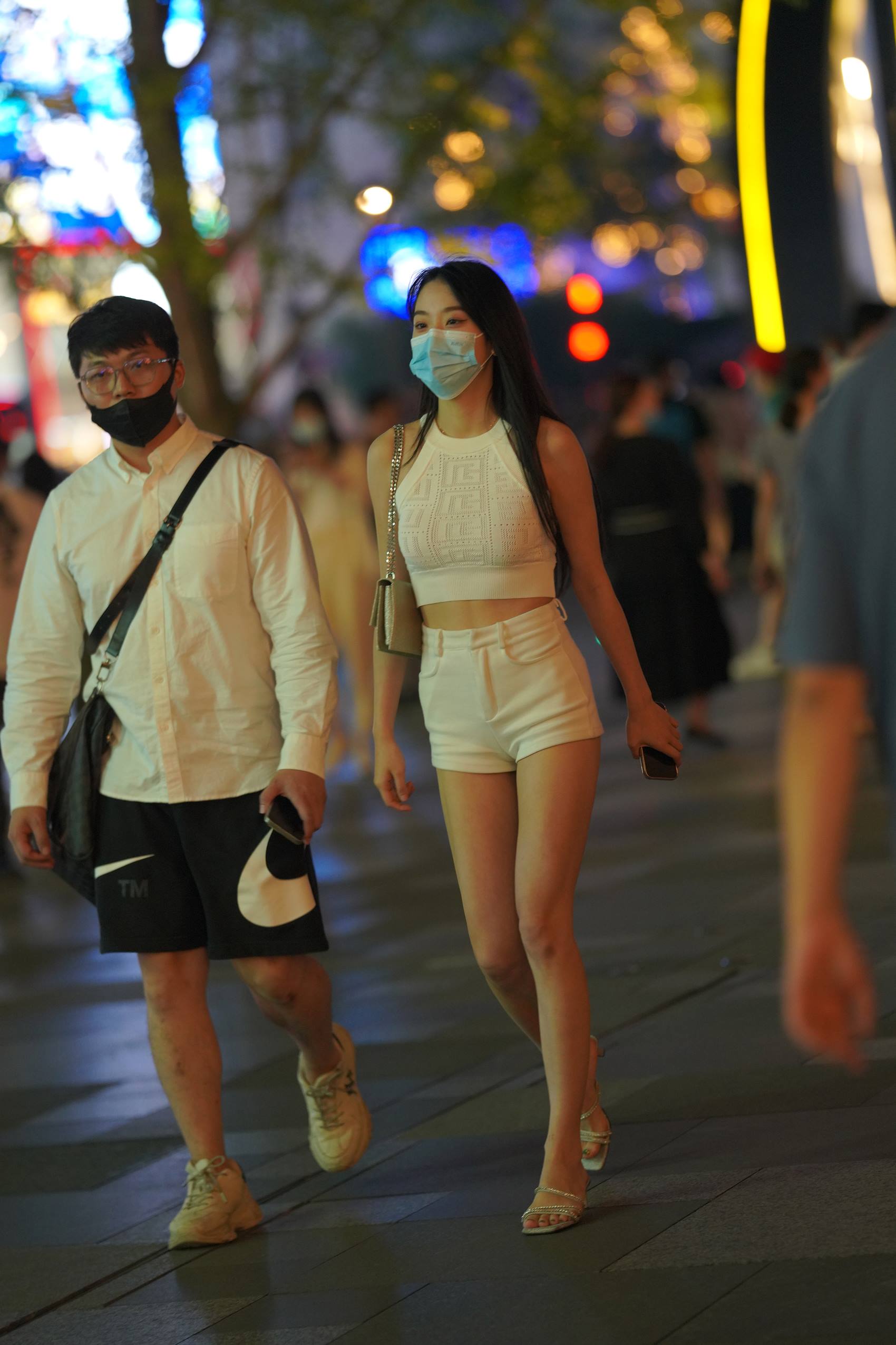 图片[2]-精选精选街拍作品 NO.1916 立体镂空针织背心吊带气质美女[80P]-草丛看图