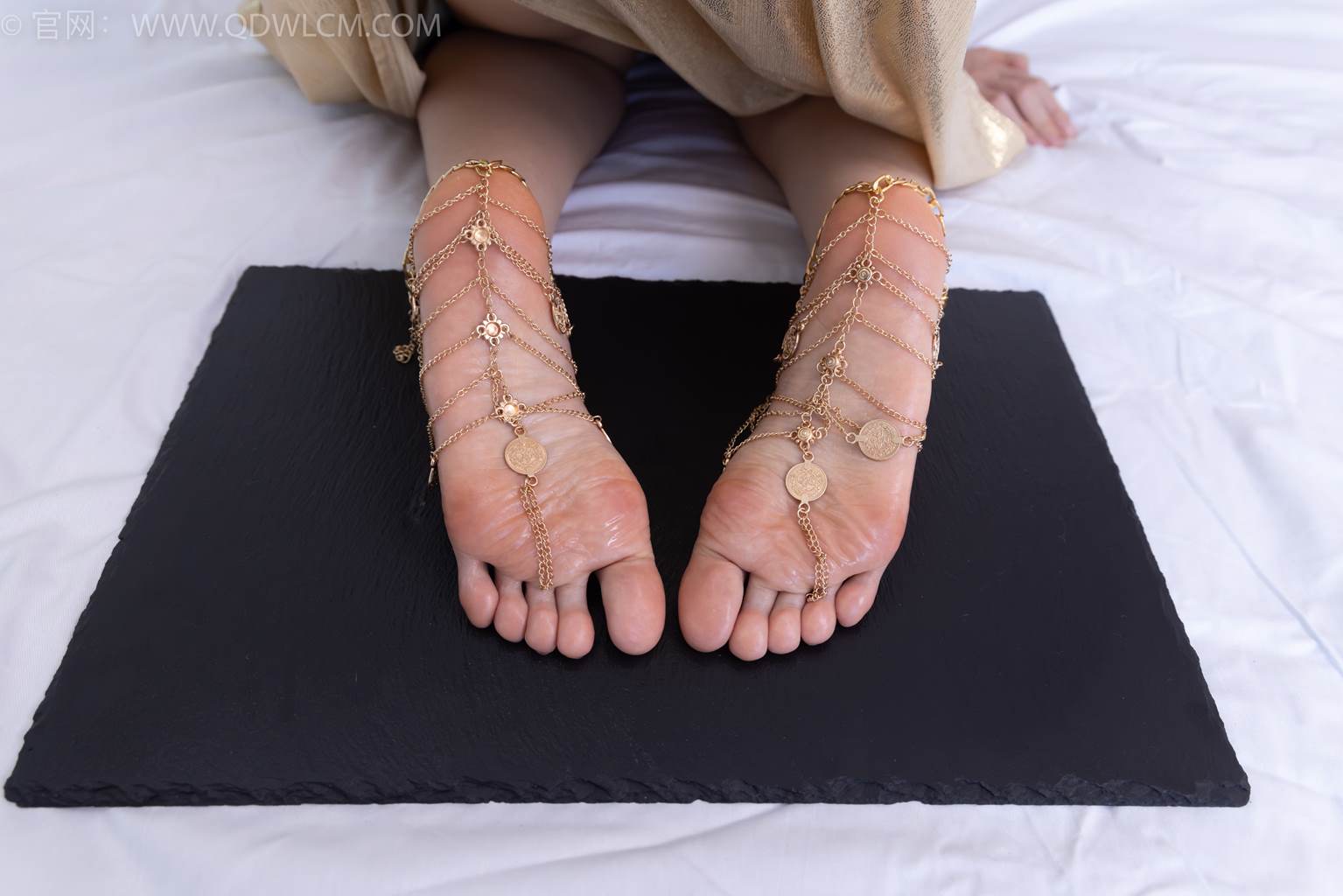 图片[4]-精选勿恋传媒 NO.2472 菜菜-高跟鞋、薄白丝、裸足[198P]-草丛看图