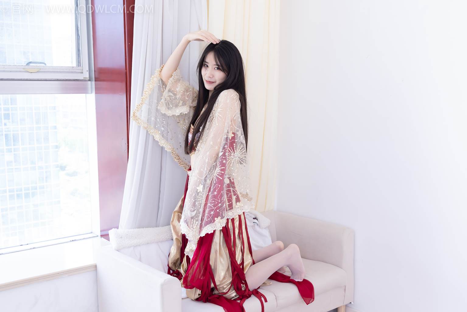 图片[1]-精选勿恋传媒 NO.2472 菜菜-高跟鞋、薄白丝、裸足[198P]-草丛看图