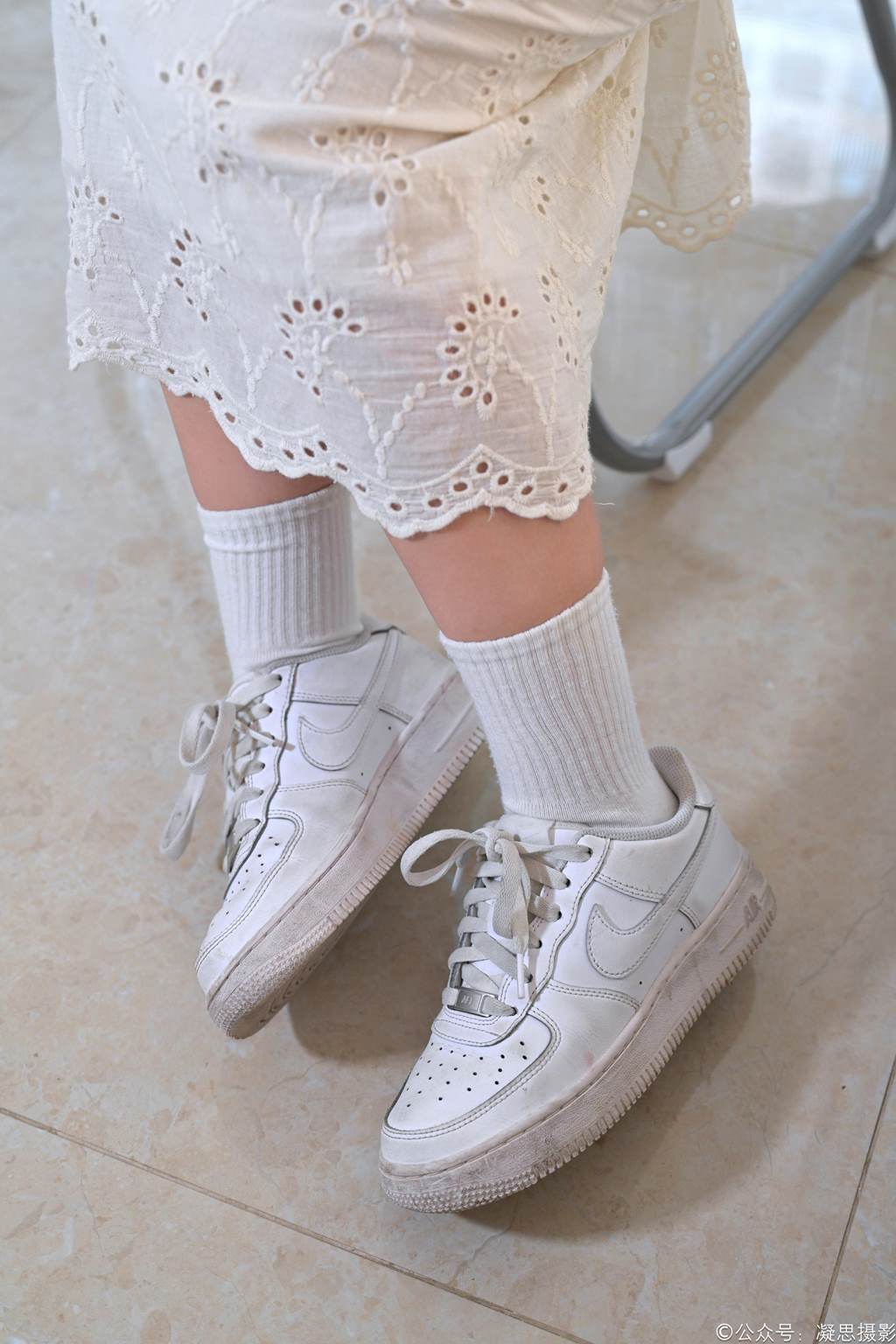 图片[2]-精选凝思摄影 NO.005 琦琦-连衣裙、短白袜、平底鞋[134P]-草丛看图
