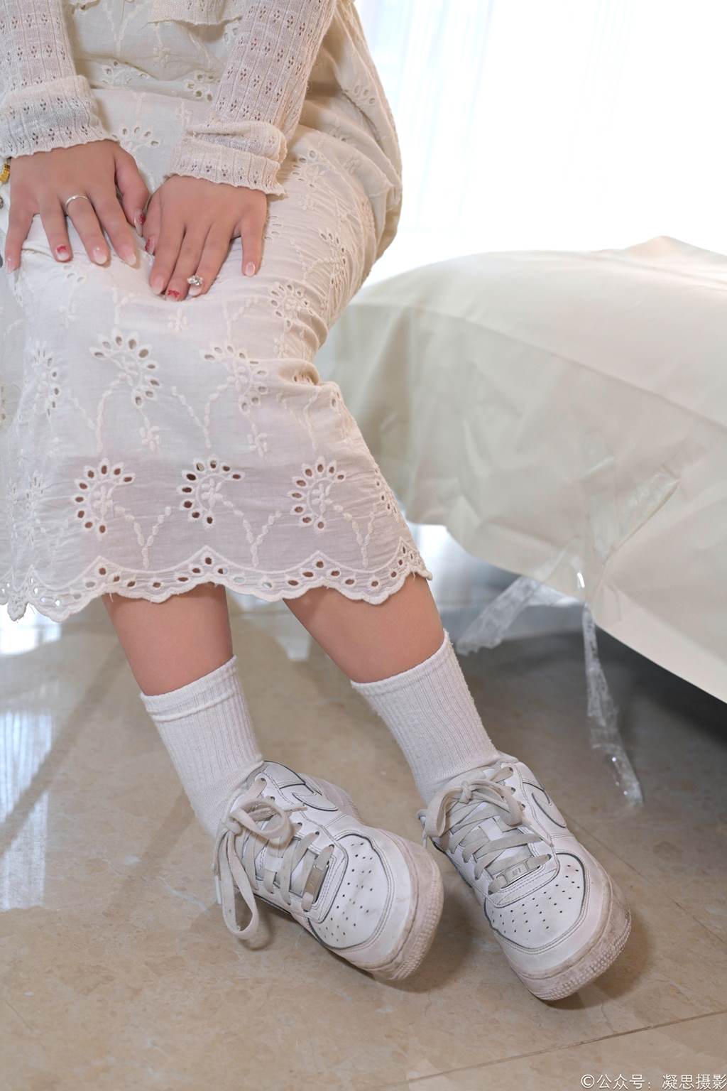 图片[1]-精选凝思摄影 NO.005 琦琦-连衣裙、短白袜、平底鞋[134P]-草丛看图