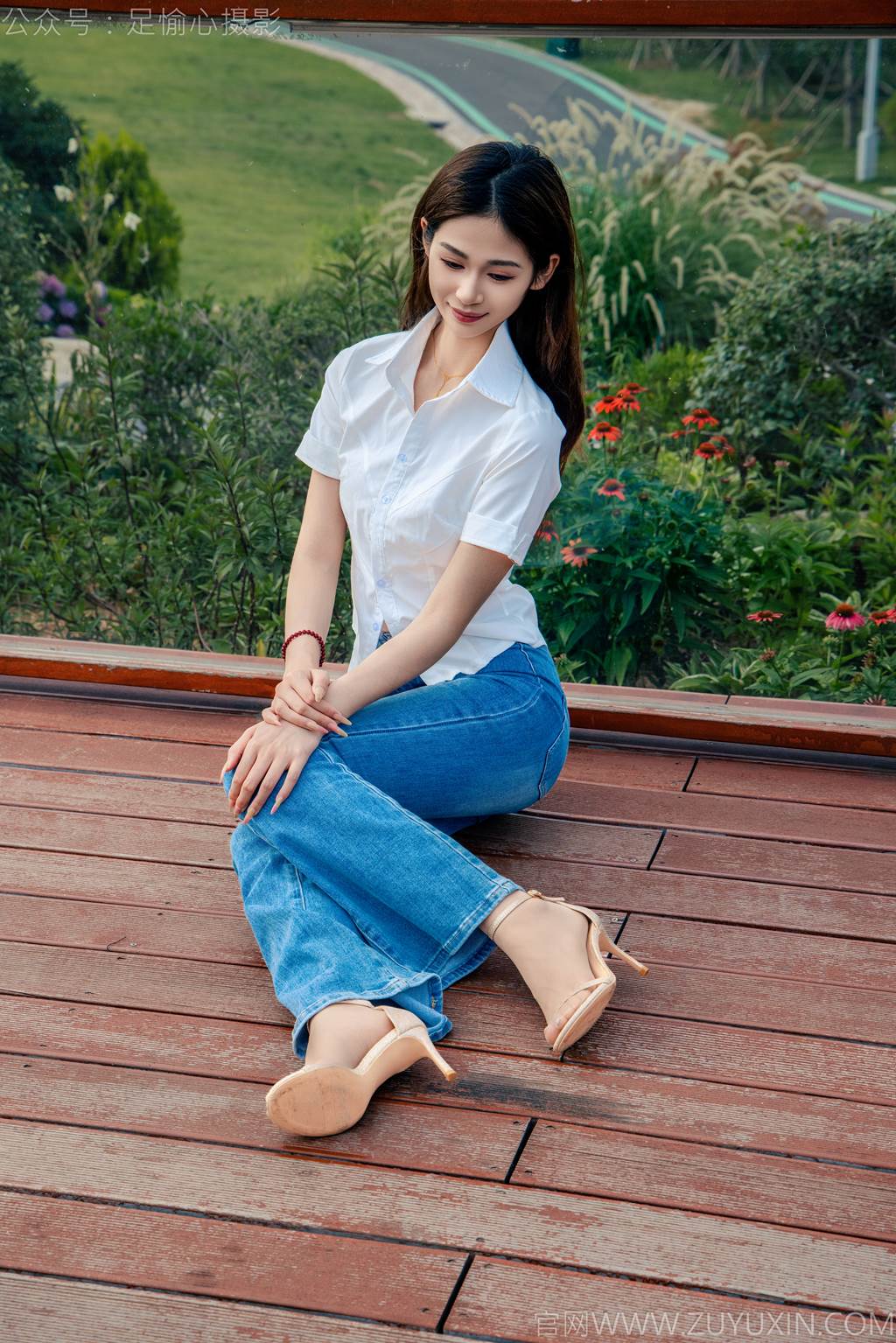 图片[5]-精选足愉心 NO.048 沐晴（搭配：白衬衣、牛仔长裤、肉色丝袜、浅色高跟鞋）[80P]-草丛看图