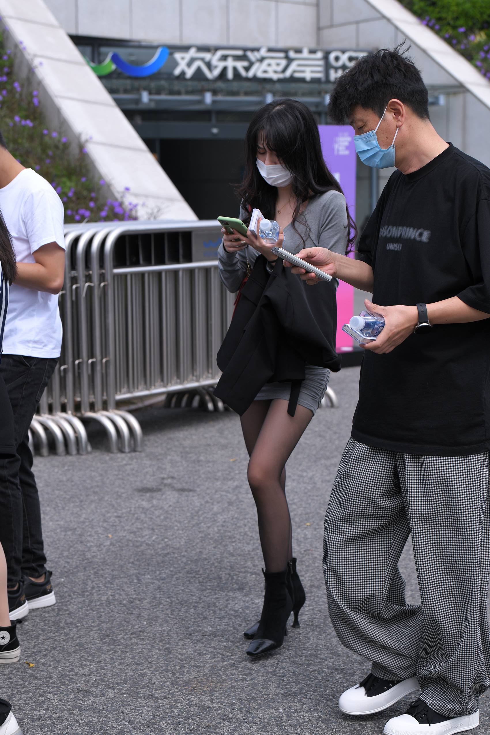 图片[5]-精选精选街拍作品 NO.1896 灰短裙黑丝[30P]-草丛看图