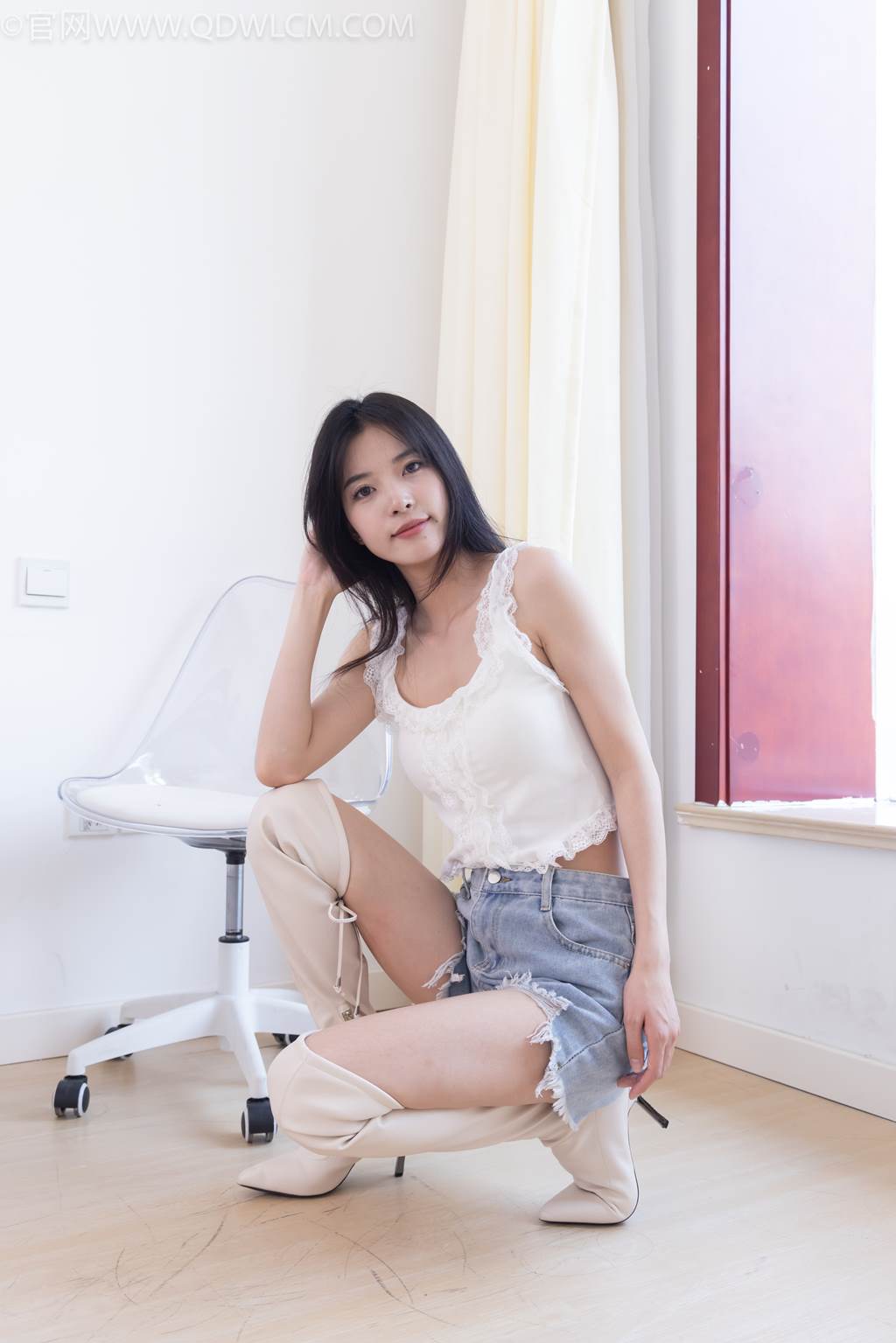 图片[3]-精选勿恋传媒 NO.2447 茯苓-高跟长靴、白棉袜、裸足[141P]-草丛看图