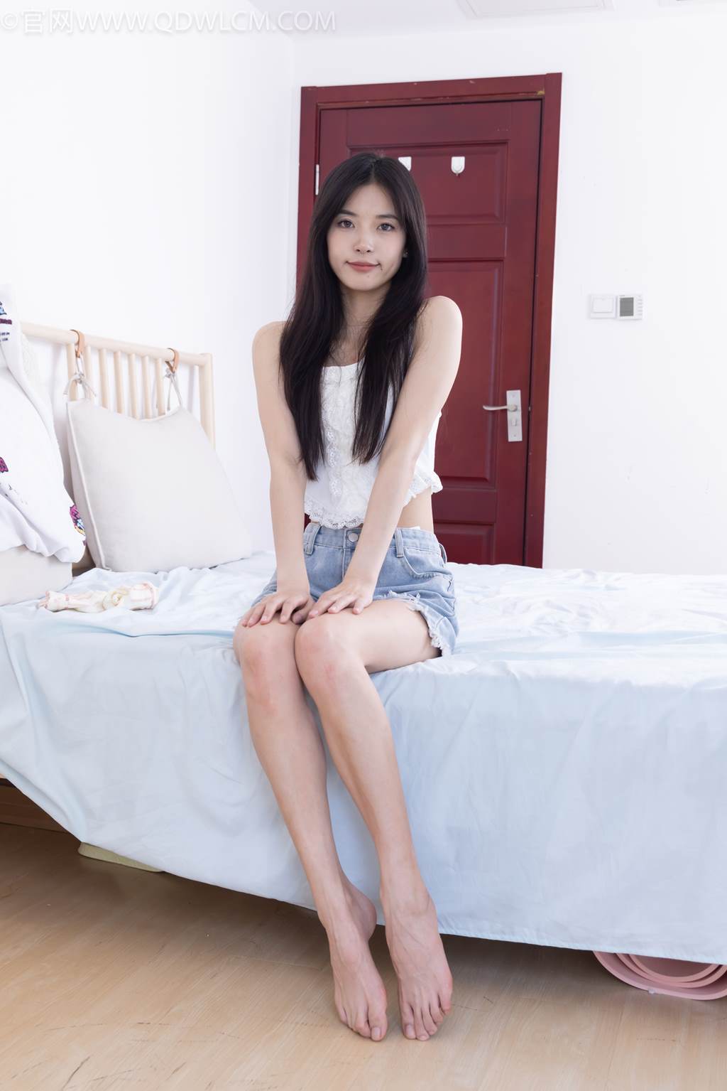 图片[7]-精选勿恋传媒 NO.2447 茯苓-高跟长靴、白棉袜、裸足[141P]-草丛看图