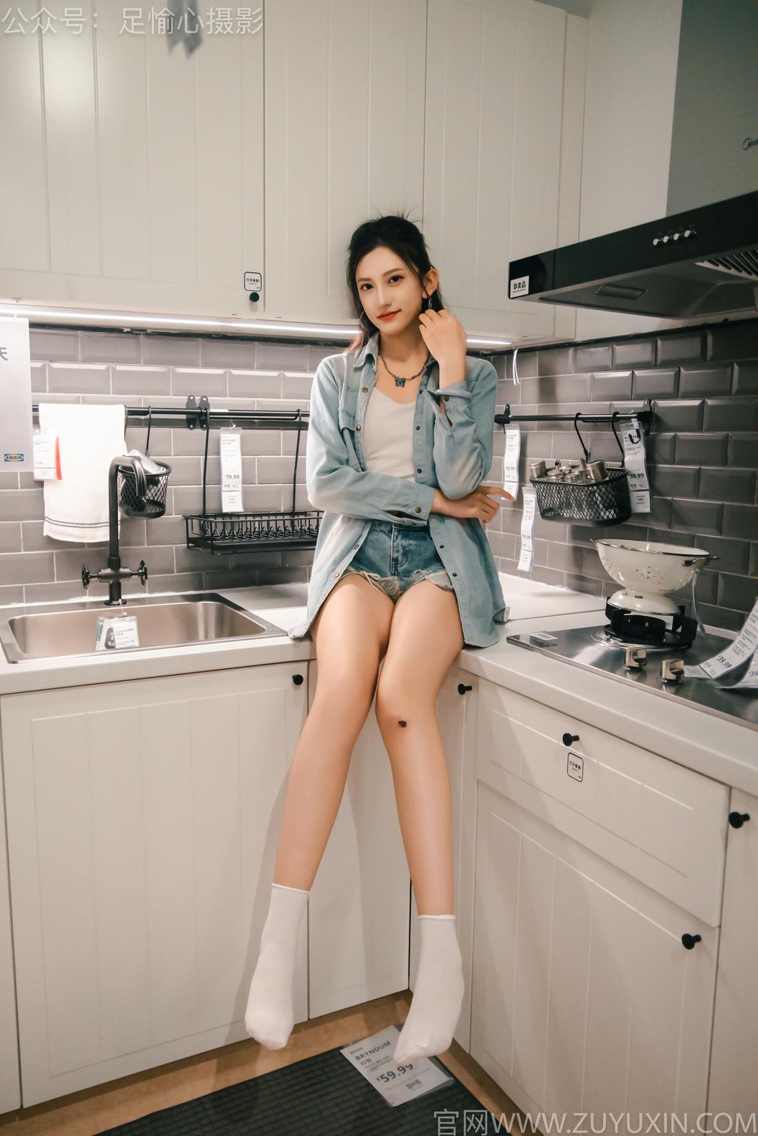 图片[6]-精选足愉心 NO.001 可乐（搭配：白T、牛仔短裤、板鞋、白棉袜、裸足）[96P]-草丛看图