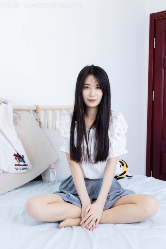 精选勿恋传媒 NO.2436 菜菜-平底鞋、高跟鞋、薄肉丝[135P]-草丛看图