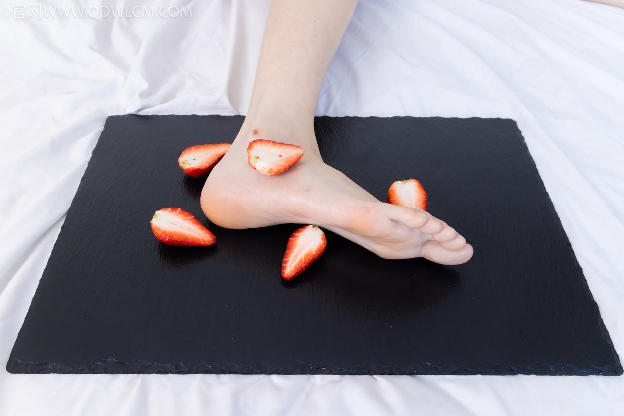 图片[3]-精选勿恋传媒 NO.2331 菜菜-高跟鞋、薄黑丝、裸足[168P]-草丛看图