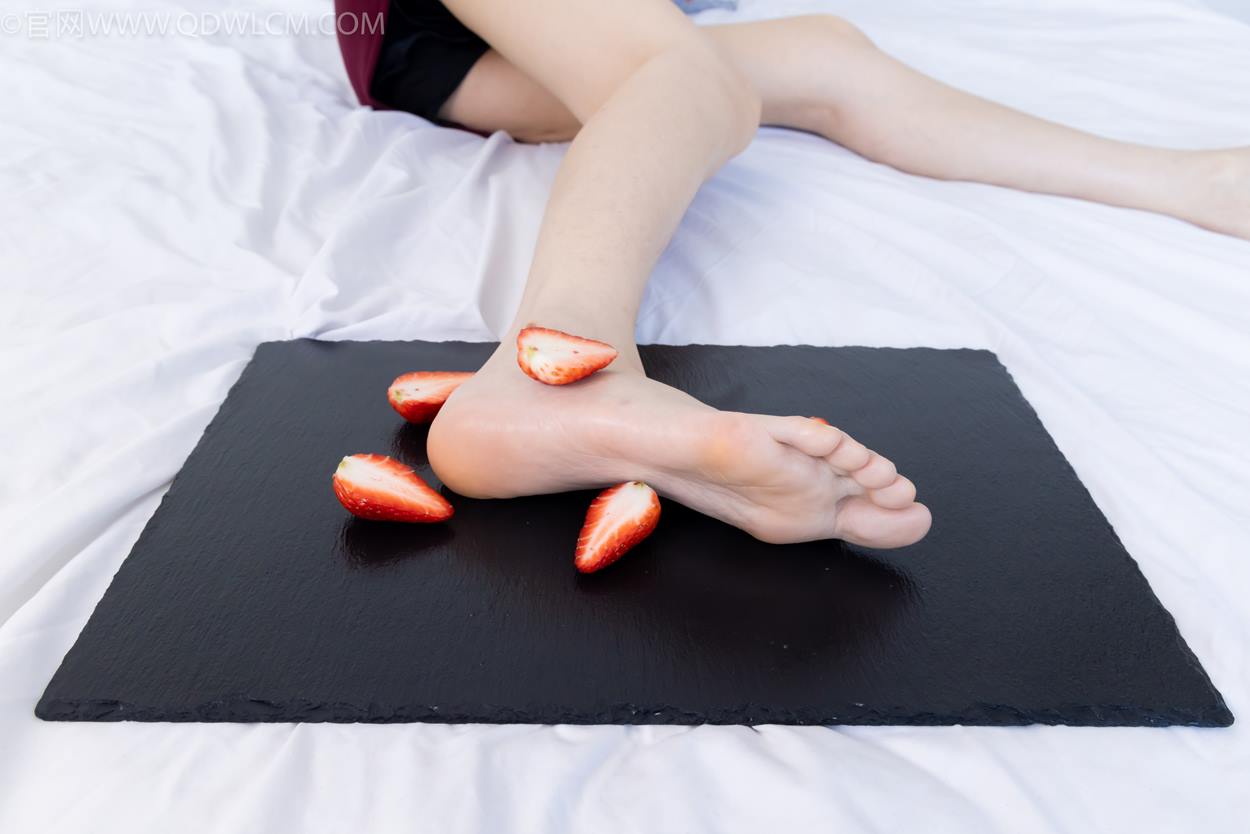 图片[4]-精选勿恋传媒 NO.2331 菜菜-高跟鞋、薄黑丝、裸足[168P]-草丛看图