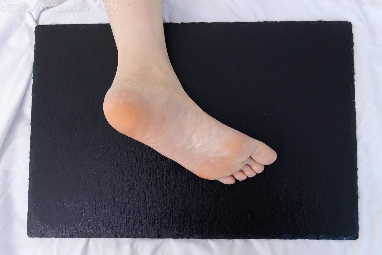 图片[5]-精选勿恋传媒 NO.2331 菜菜-高跟鞋、薄黑丝、裸足[168P]-草丛看图