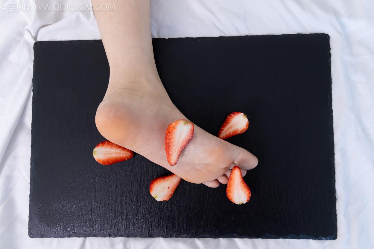 图片[7]-精选勿恋传媒 NO.2331 菜菜-高跟鞋、薄黑丝、裸足[168P]-草丛看图