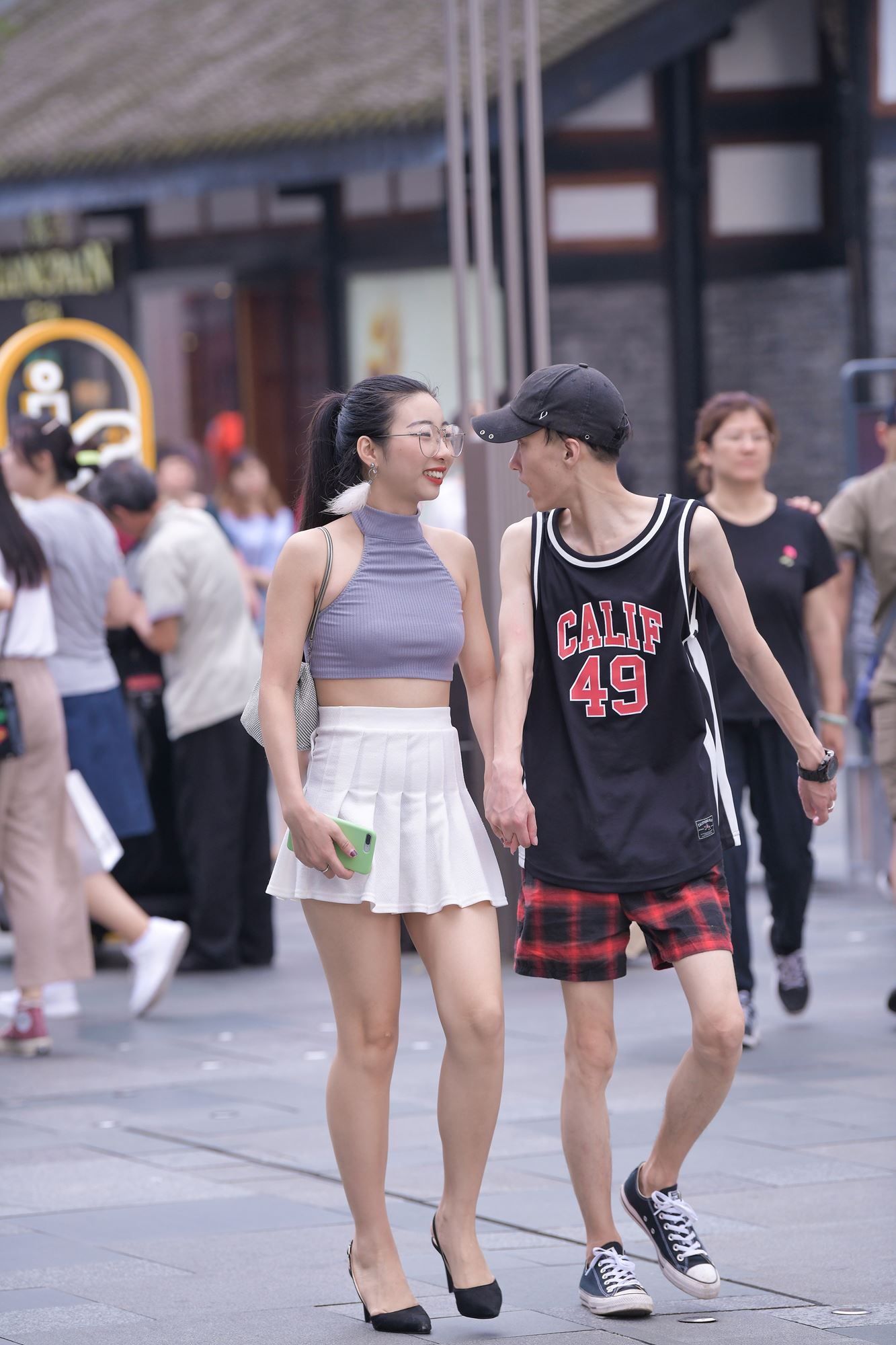 图片[1]-精选精选街拍作品 1642 摄神街拍作品 – 女友，羡慕啊这样穿[30P]-草丛看图