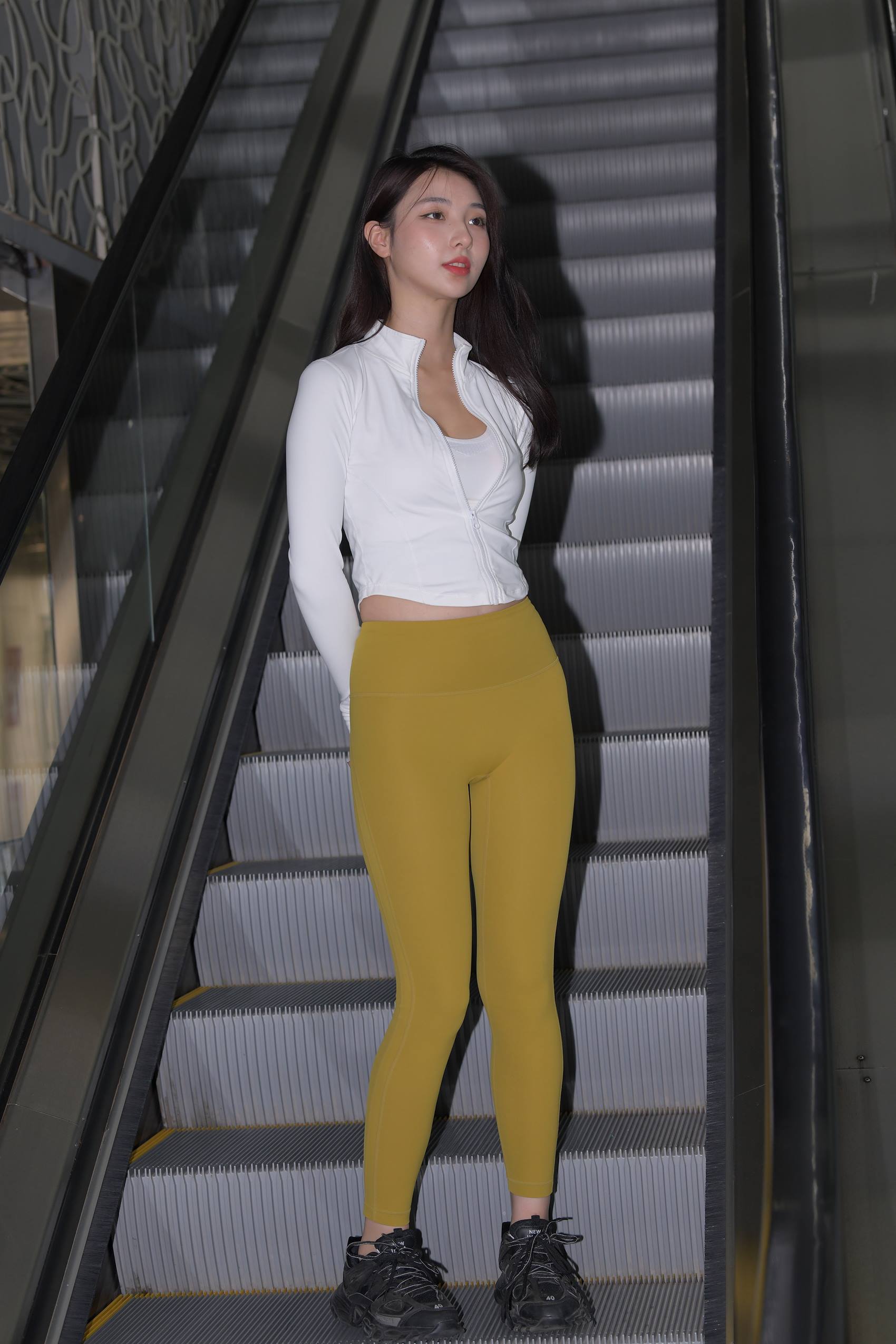 图片[4]-精选精选街拍作品 NO.1827 一只麋鹿摄影作品 – 下个8月见[92P]-草丛看图