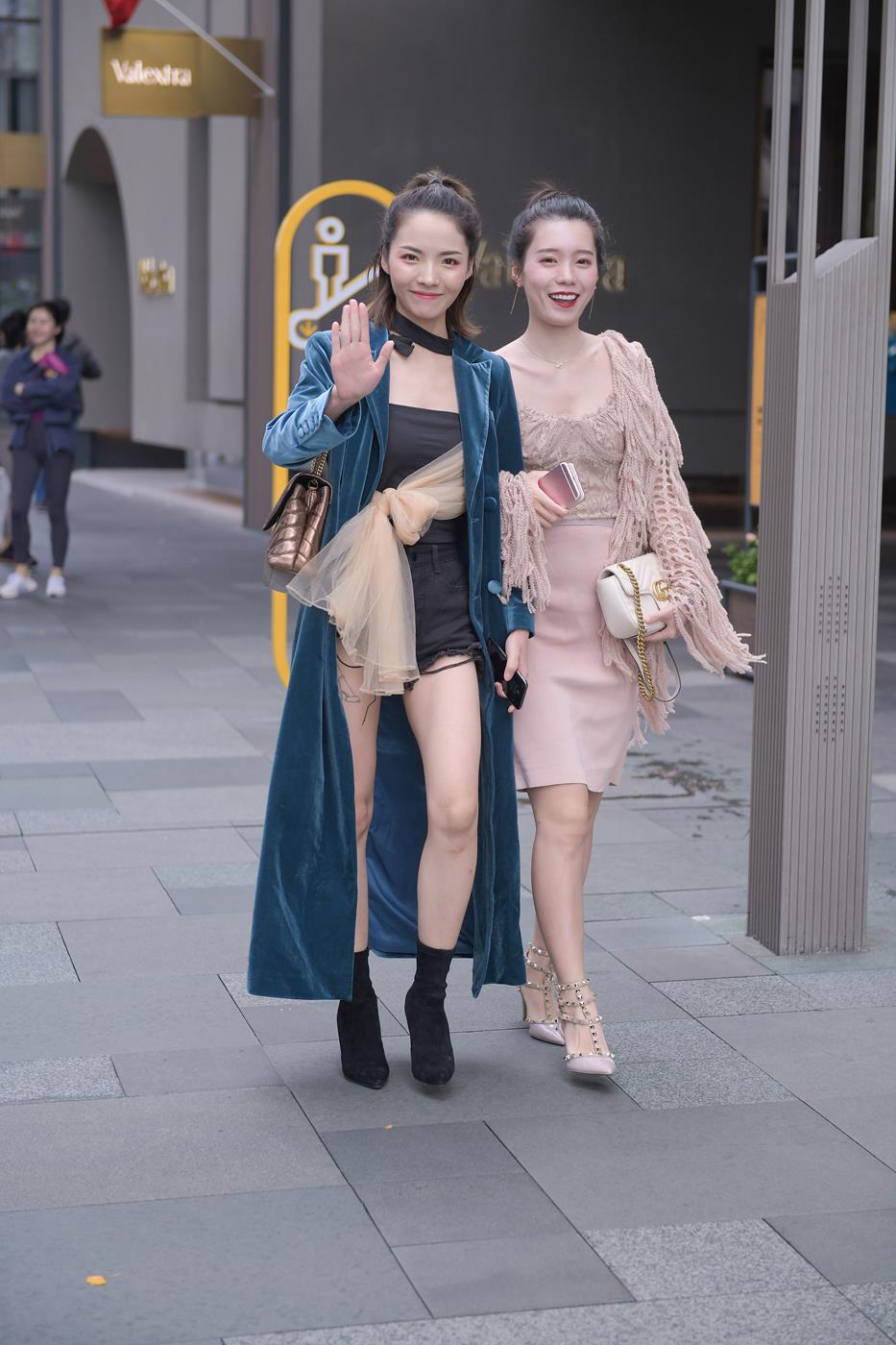 图片[1]-精选街拍作品 NO.1587 摄神街拍作品 – 两大小仙女[84P]-草丛看图