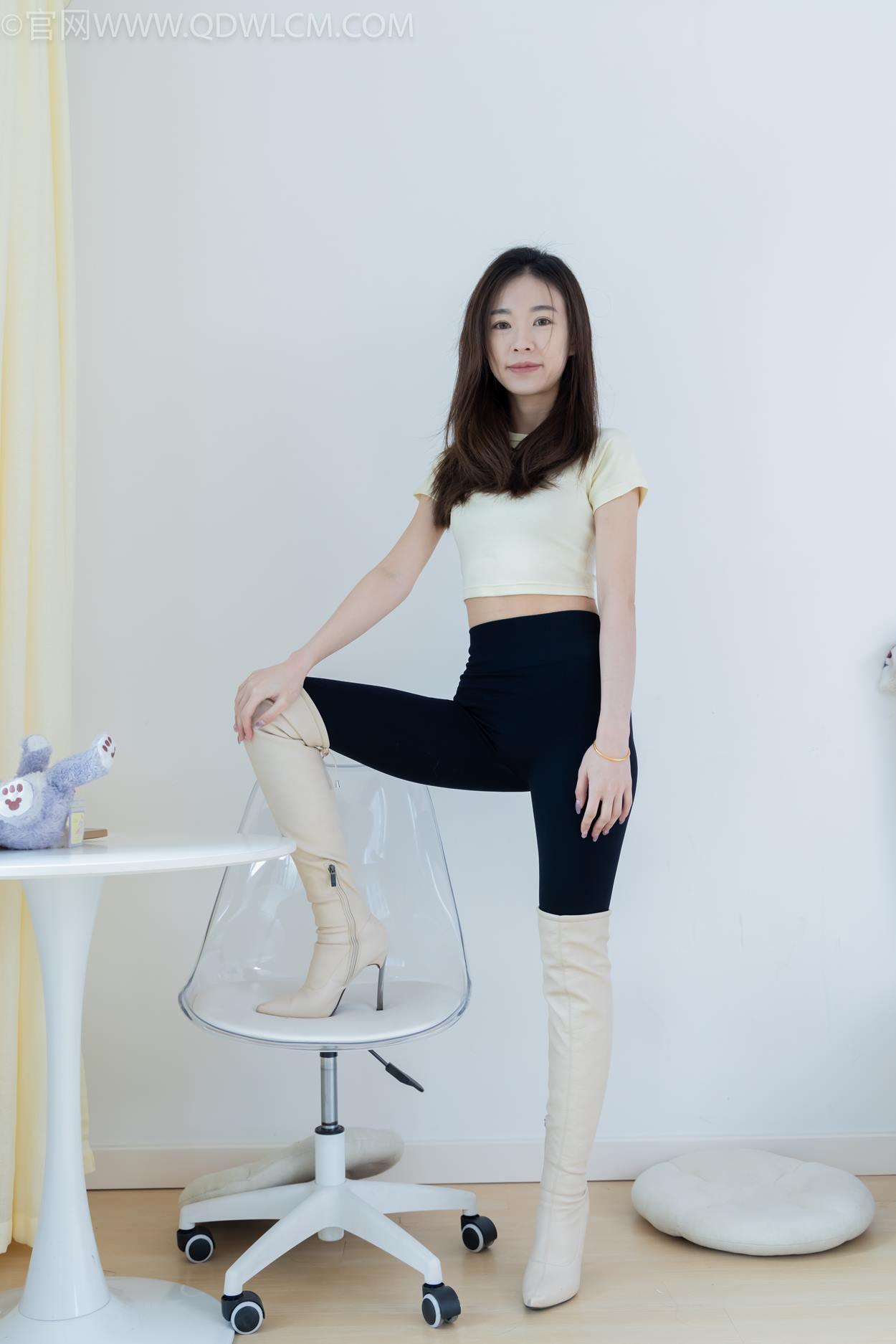 图片[2]-精选勿恋传媒 NO.2339 婷婷-长靴、白棉袜、裸足[139P]-草丛看图