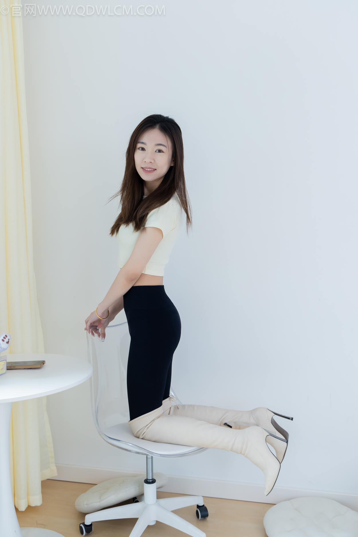 图片[4]-精选勿恋传媒 NO.2339 婷婷-长靴、白棉袜、裸足[139P]-草丛看图