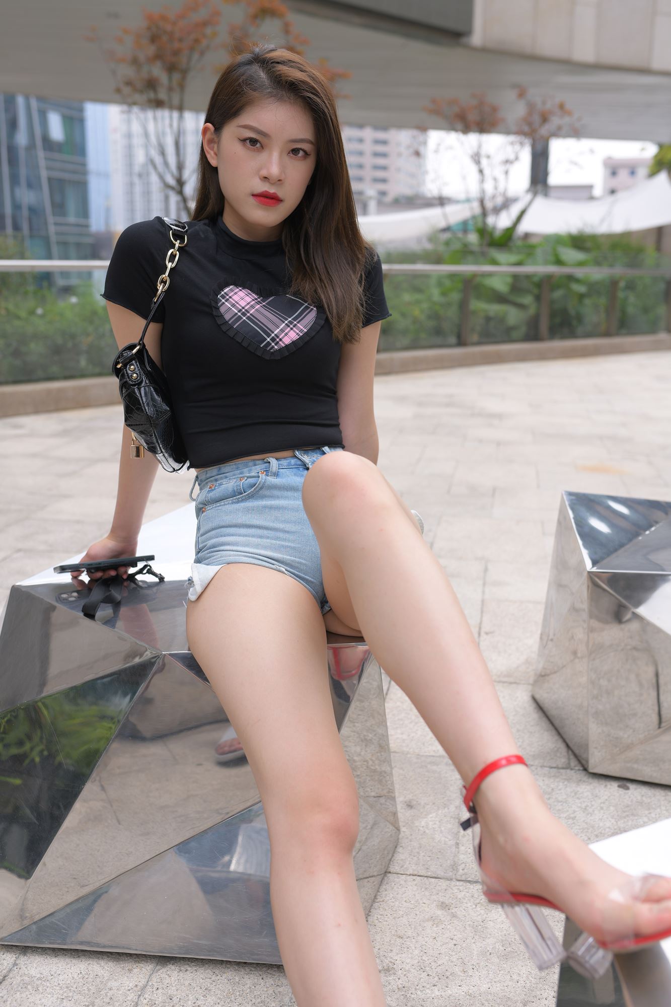 图片[1]-精选精选街拍作品 NO.1674 一始街拍作品 – 热裤美腿美女[84P]-草丛看图