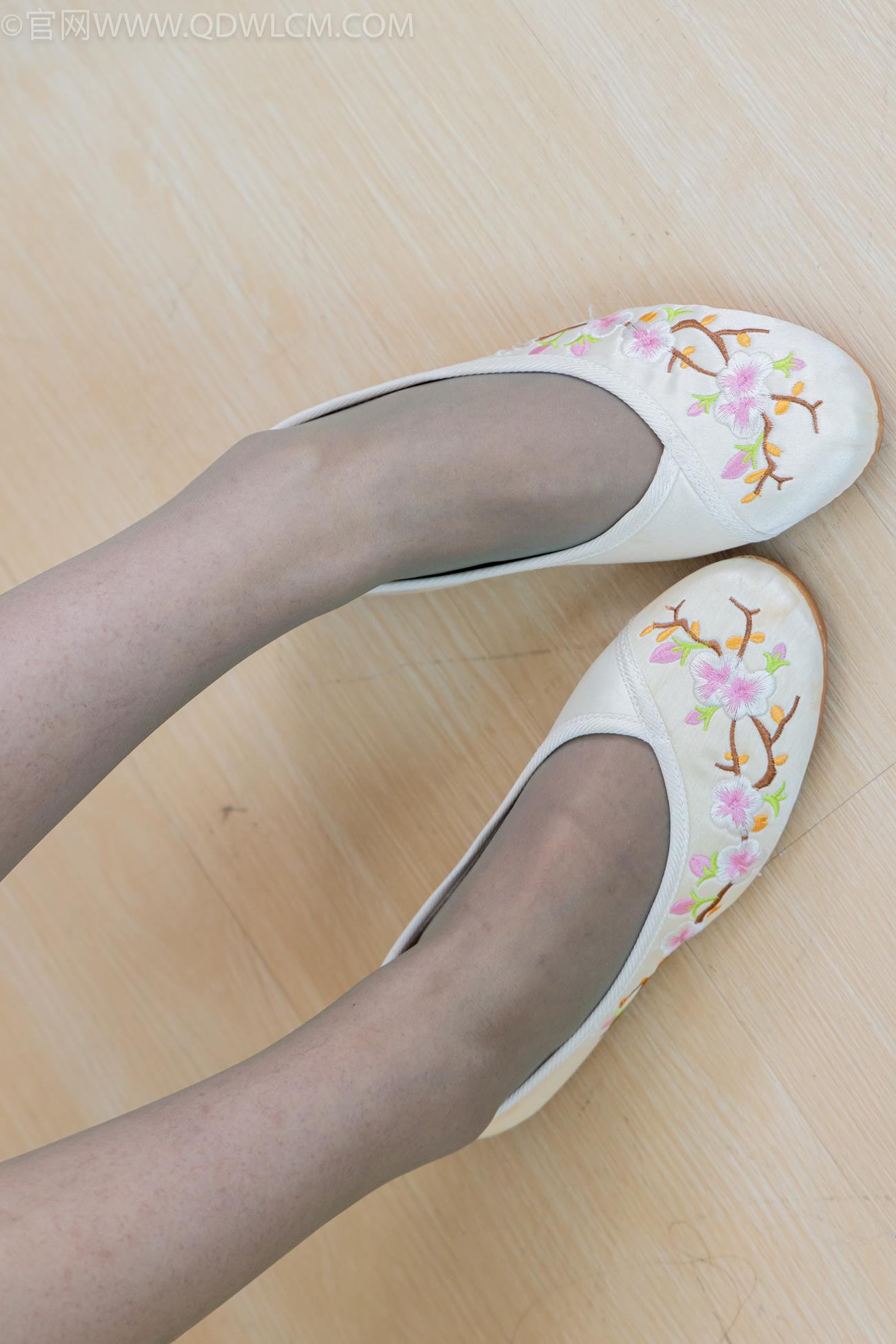 图片[8]-精选勿恋传媒 NO.2323 泡泡-汉服、平底鞋、过膝丝袜[153P]-草丛看图