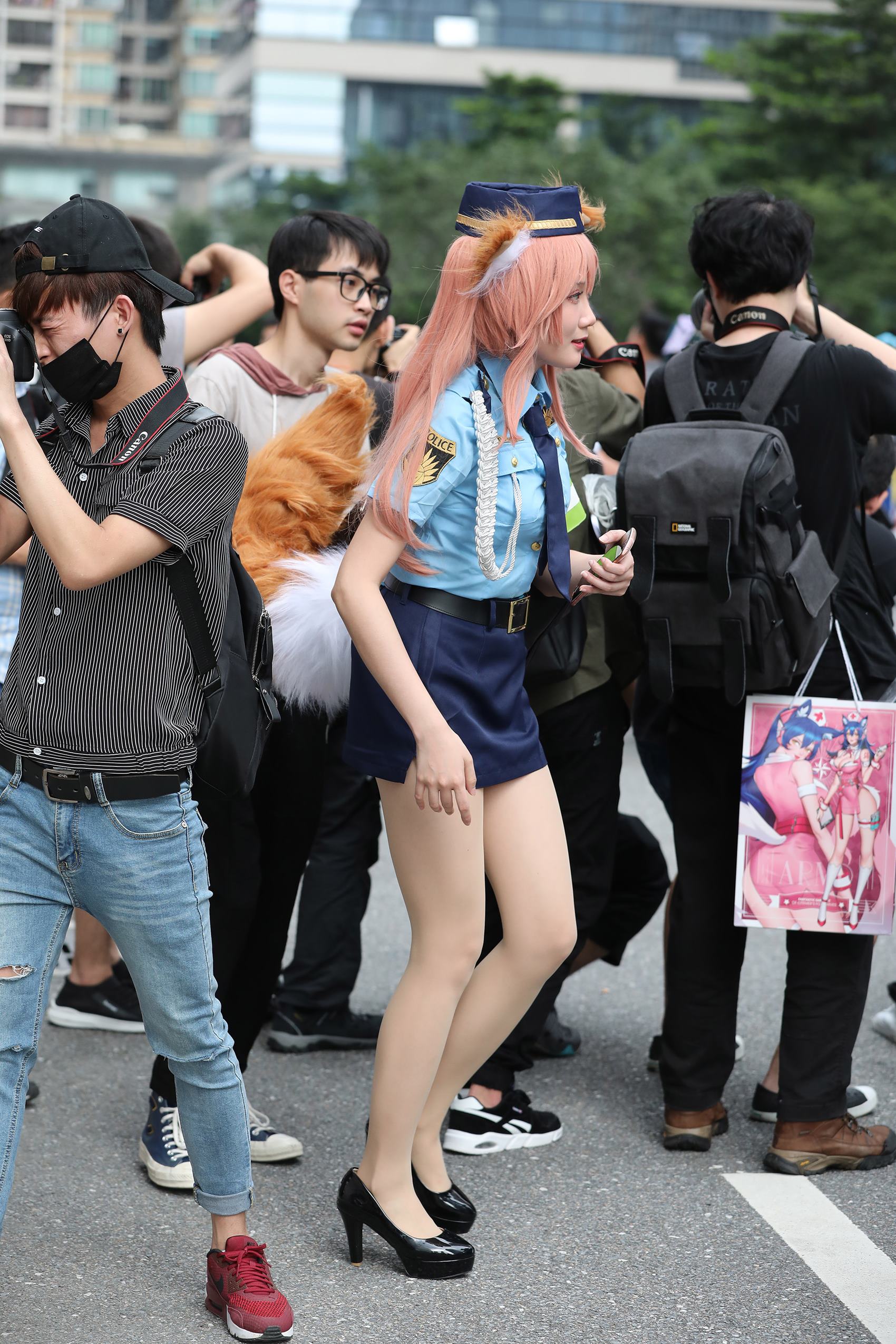 图片[1]-精选精选街拍作品 NO.1721 辉辉街拍作品 – 极品肉丝美腿狐狸jingguan[72P]-草丛看图