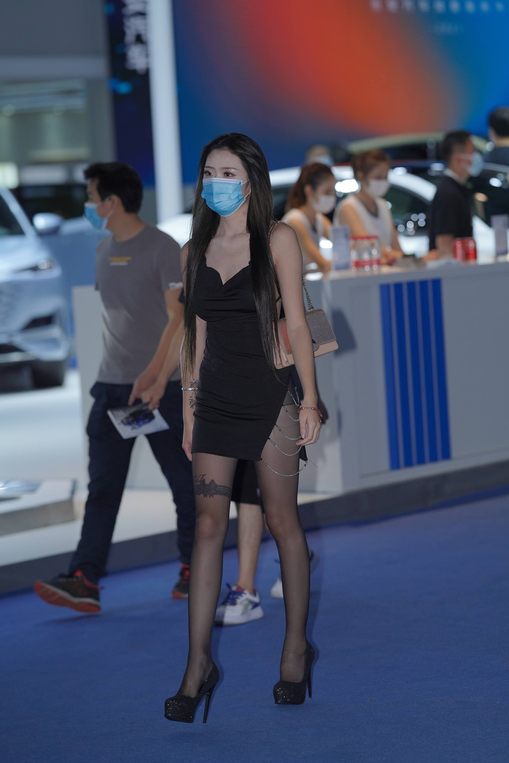 图片[2]-精选精选街拍作品 NO.1885 黑丝长腿逛车展[84P]-草丛看图