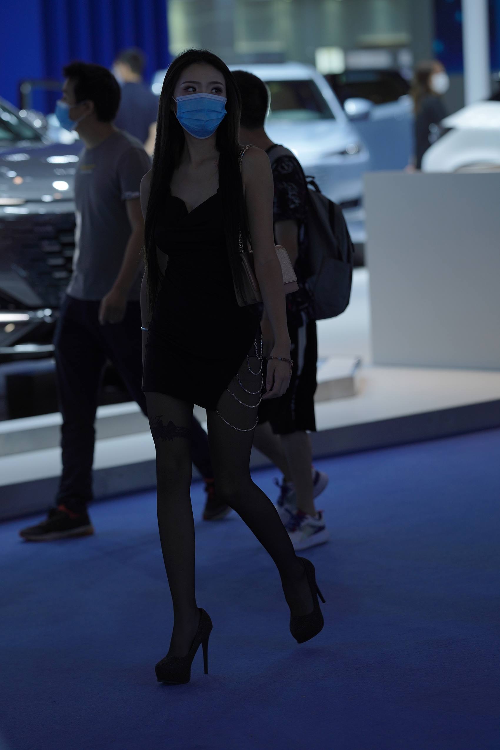 图片[5]-精选精选街拍作品 NO.1885 黑丝长腿逛车展[84P]-草丛看图