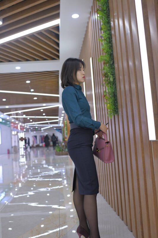 精选精选街拍作品 NO.1826 一个人生活[20P]-草丛看图