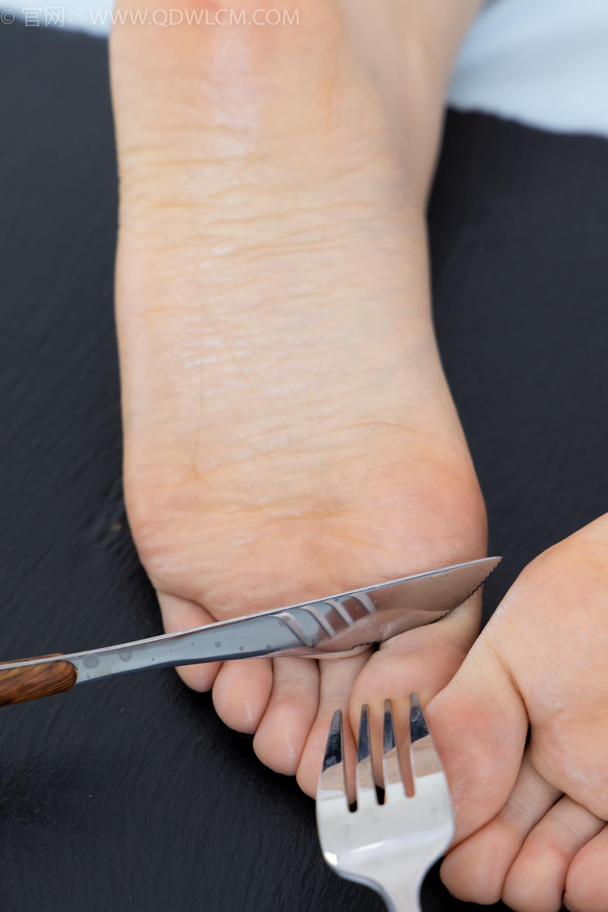 图片[7]-精选勿恋传媒 NO.2341 嘟嘟-板鞋、白棉袜、裸足、裸足涂精油[158P]-草丛看图