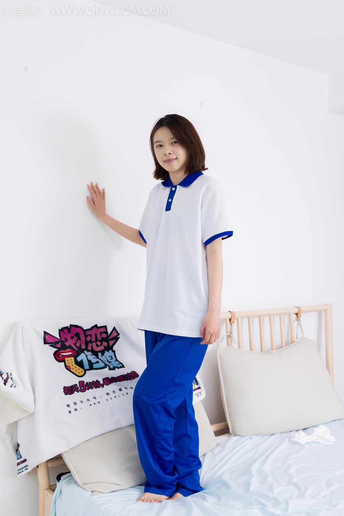 图片[2]-精选勿恋传媒 NO.2364 小悦-校服、板鞋、白棉袜、裸足[126P]-草丛看图